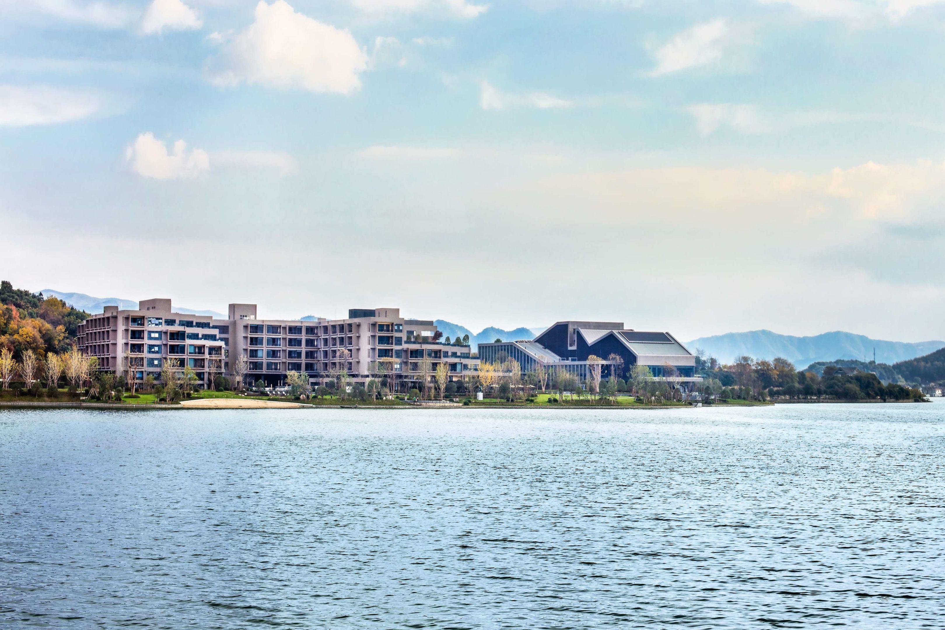 Hilton Ningbo Dongqian Lake Resort — photo 4