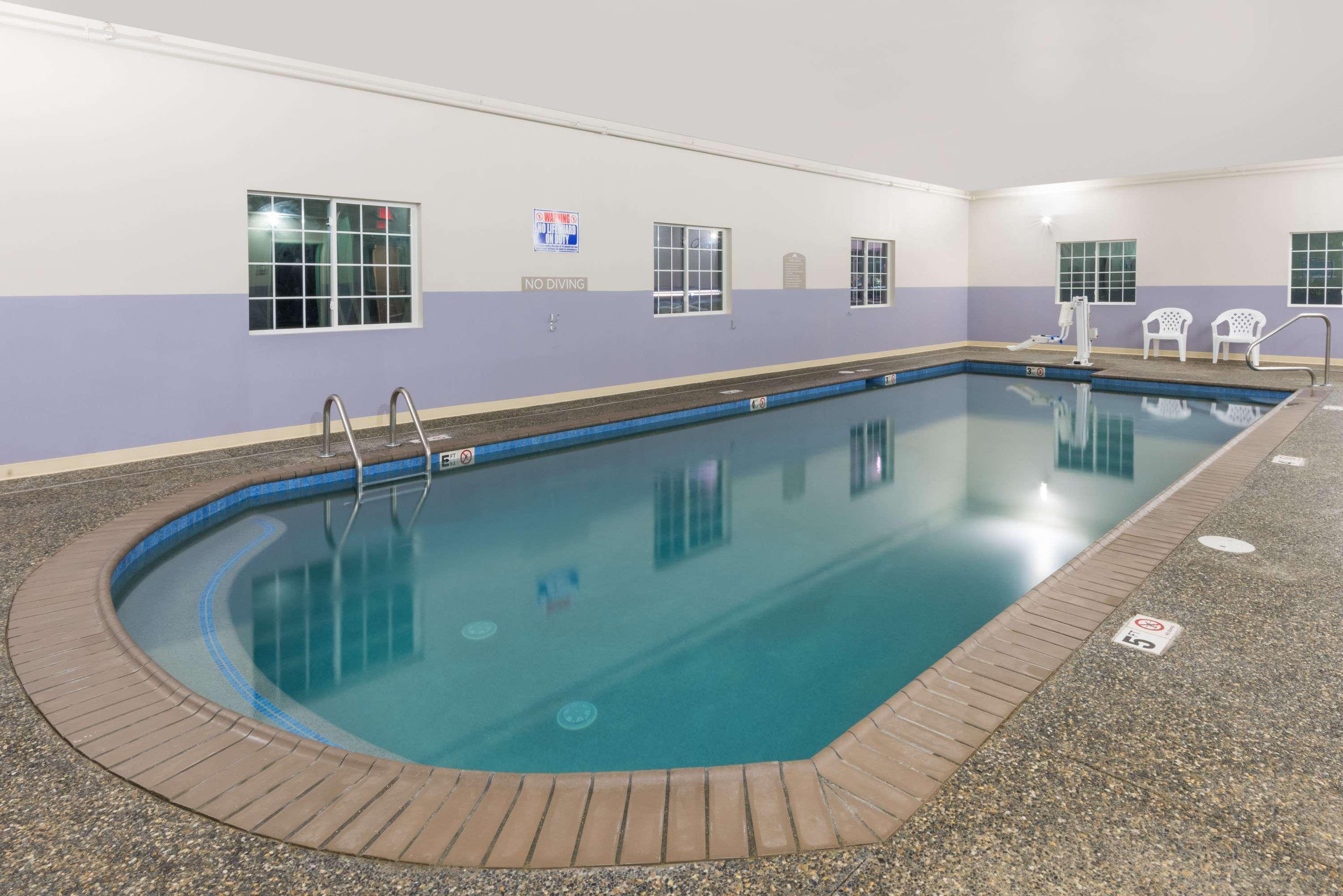 Microtel Inn & Suites by Wyndham Windham — photo 5