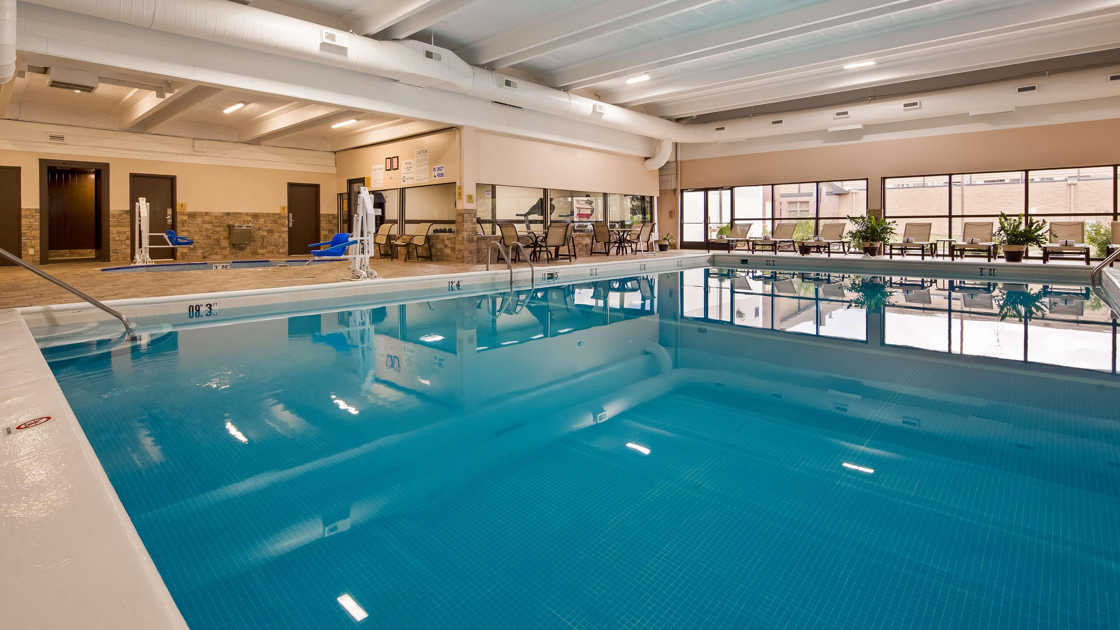 Best Western Hospitality Hotel & Suites — photo 4