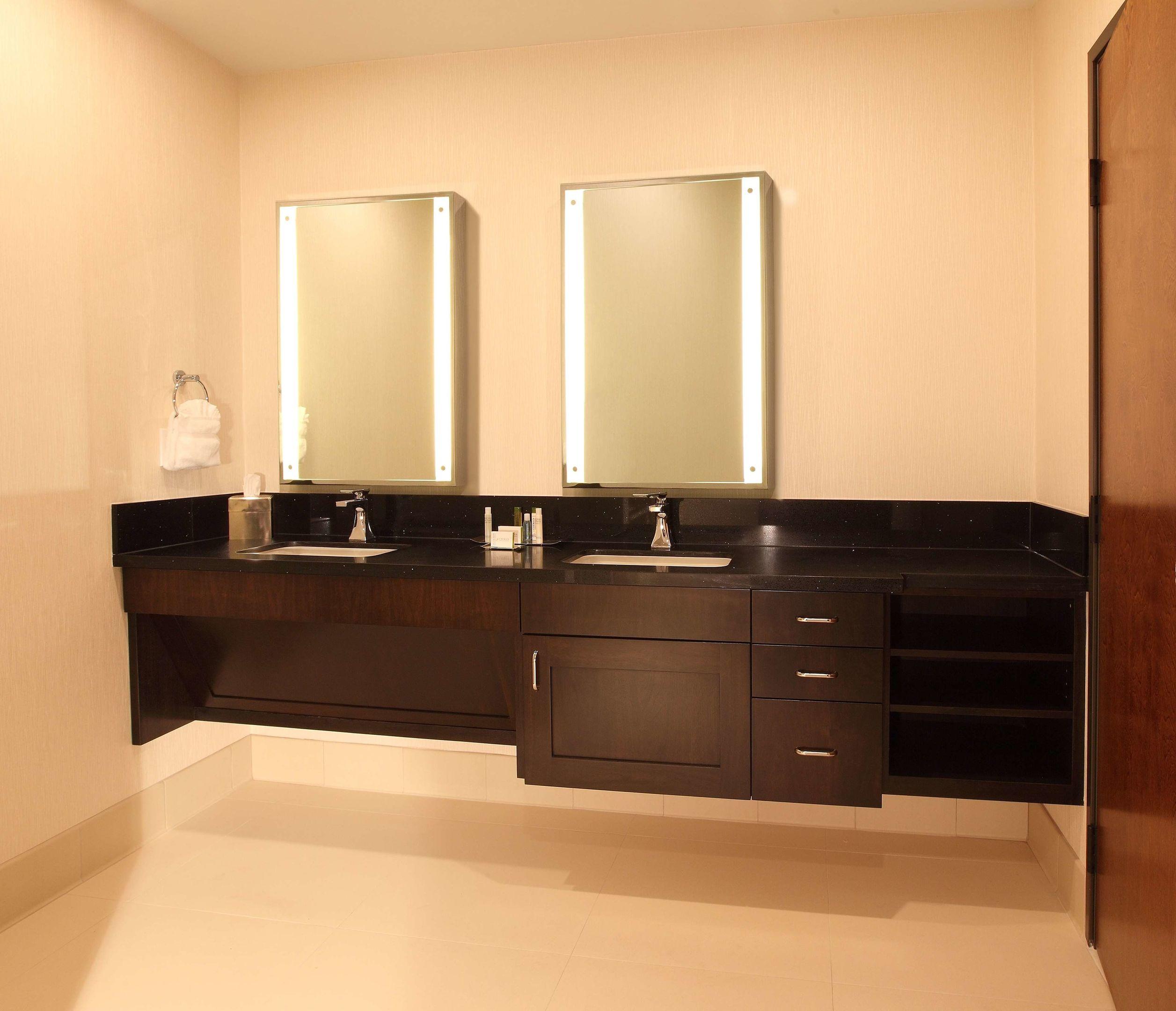 DoubleTree by Hilton Hotel Claremont — photo 5