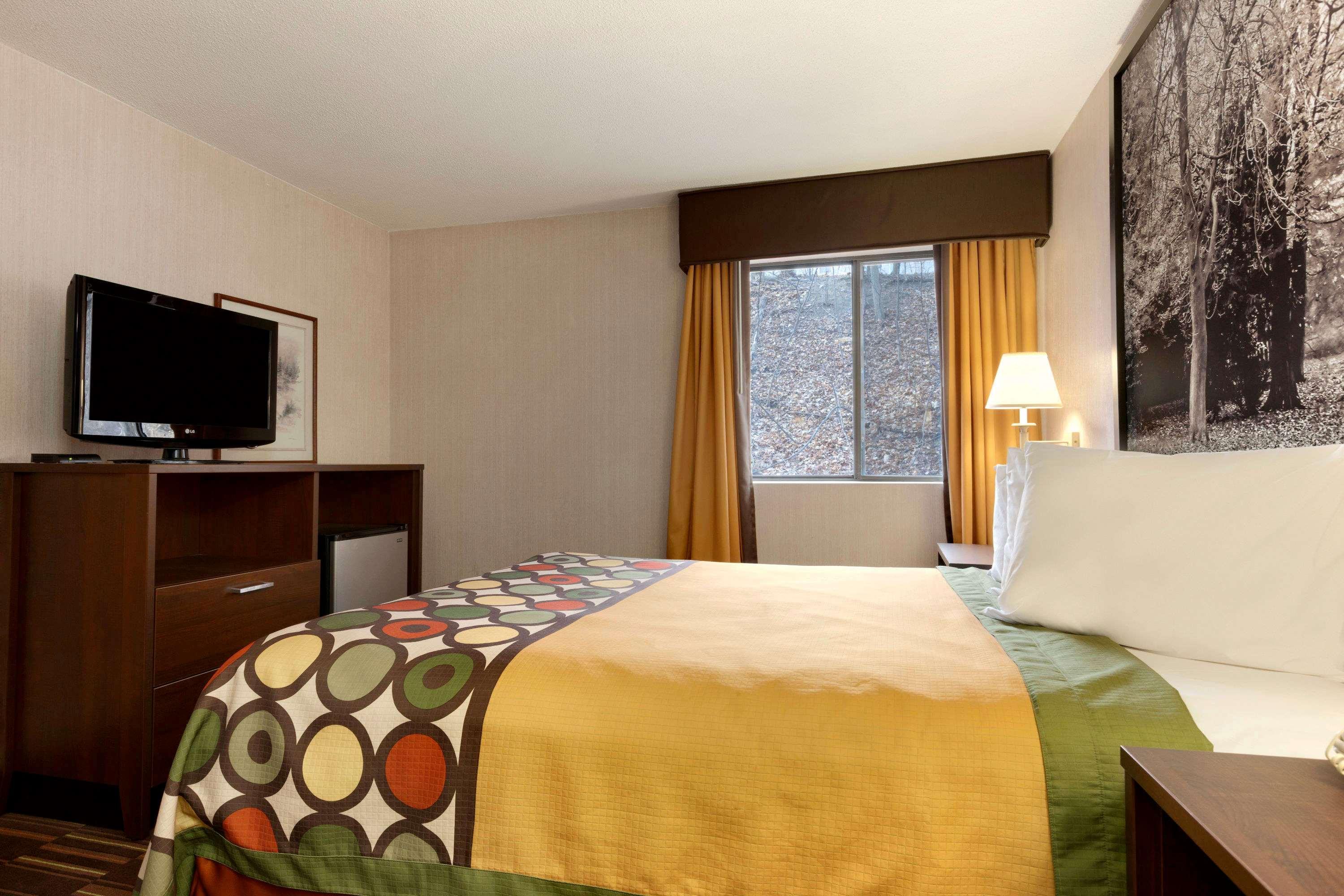 Super 8 by Wyndham West Springfield/Route 5 — photo 4