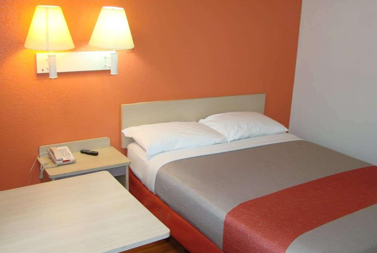 Travelodge by Wyndham Pompano Beach — photo 4