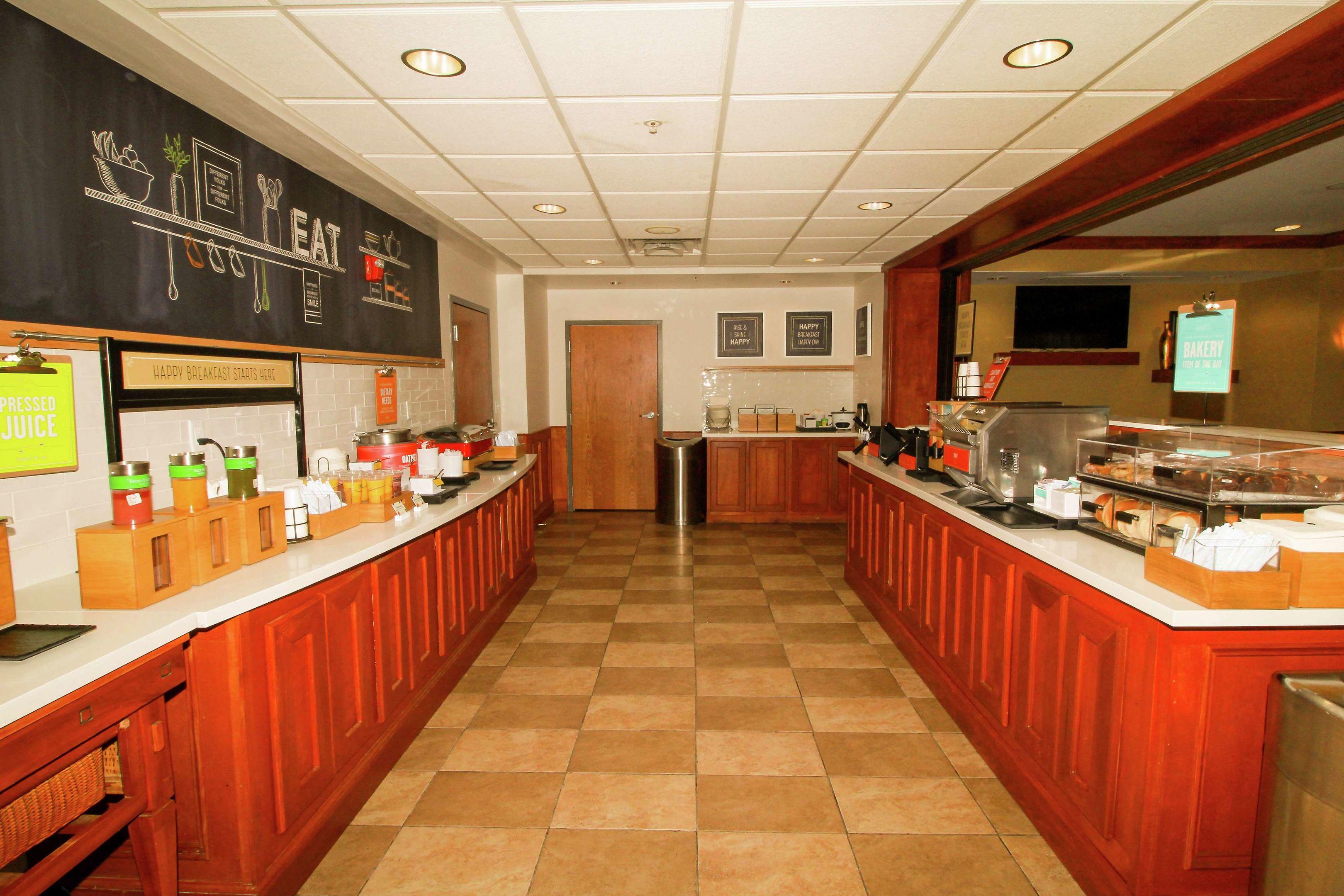 Hampton Inn Commerce Novi — photo 4