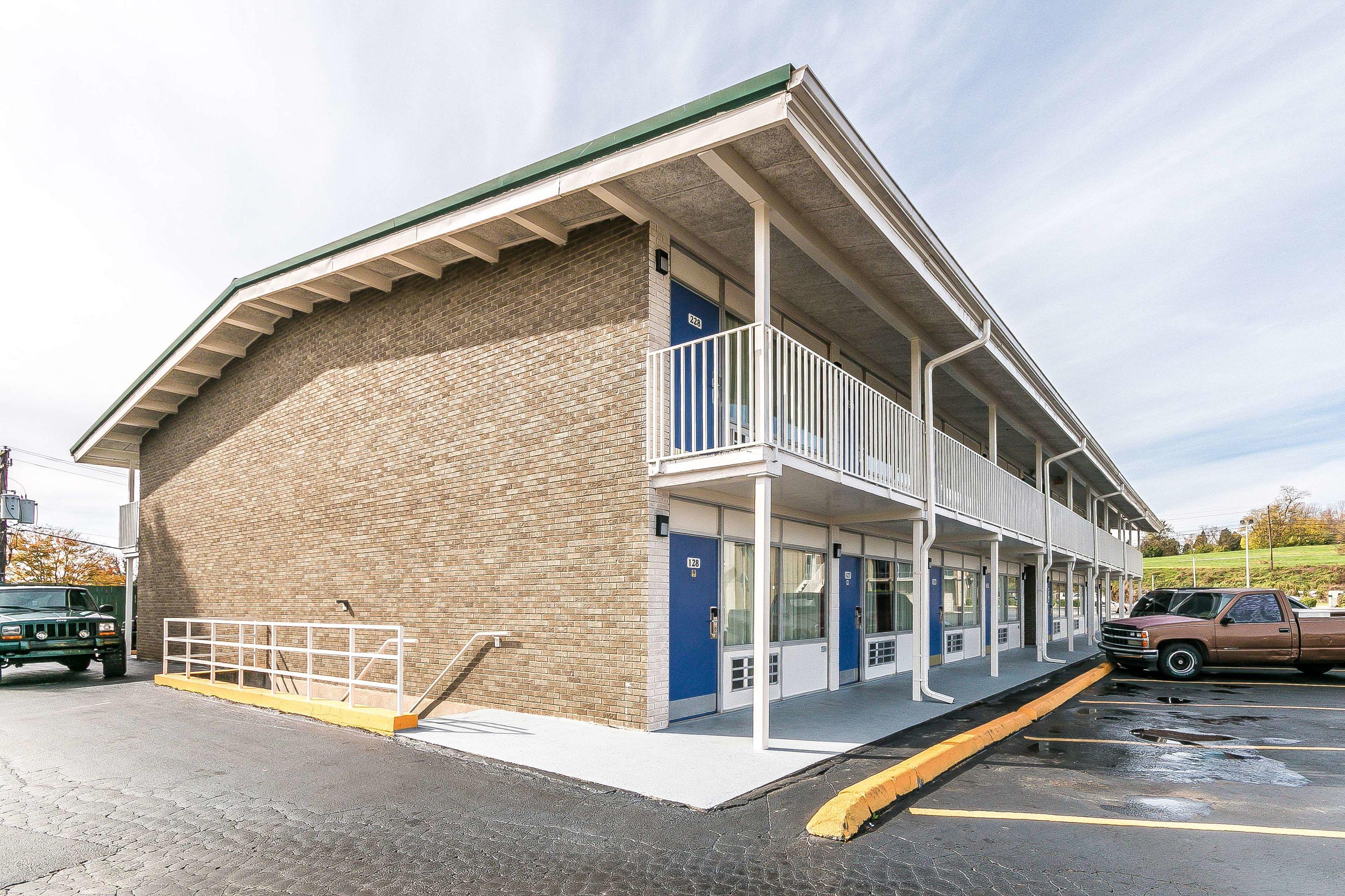 Motel 6 Somerset — photo 4