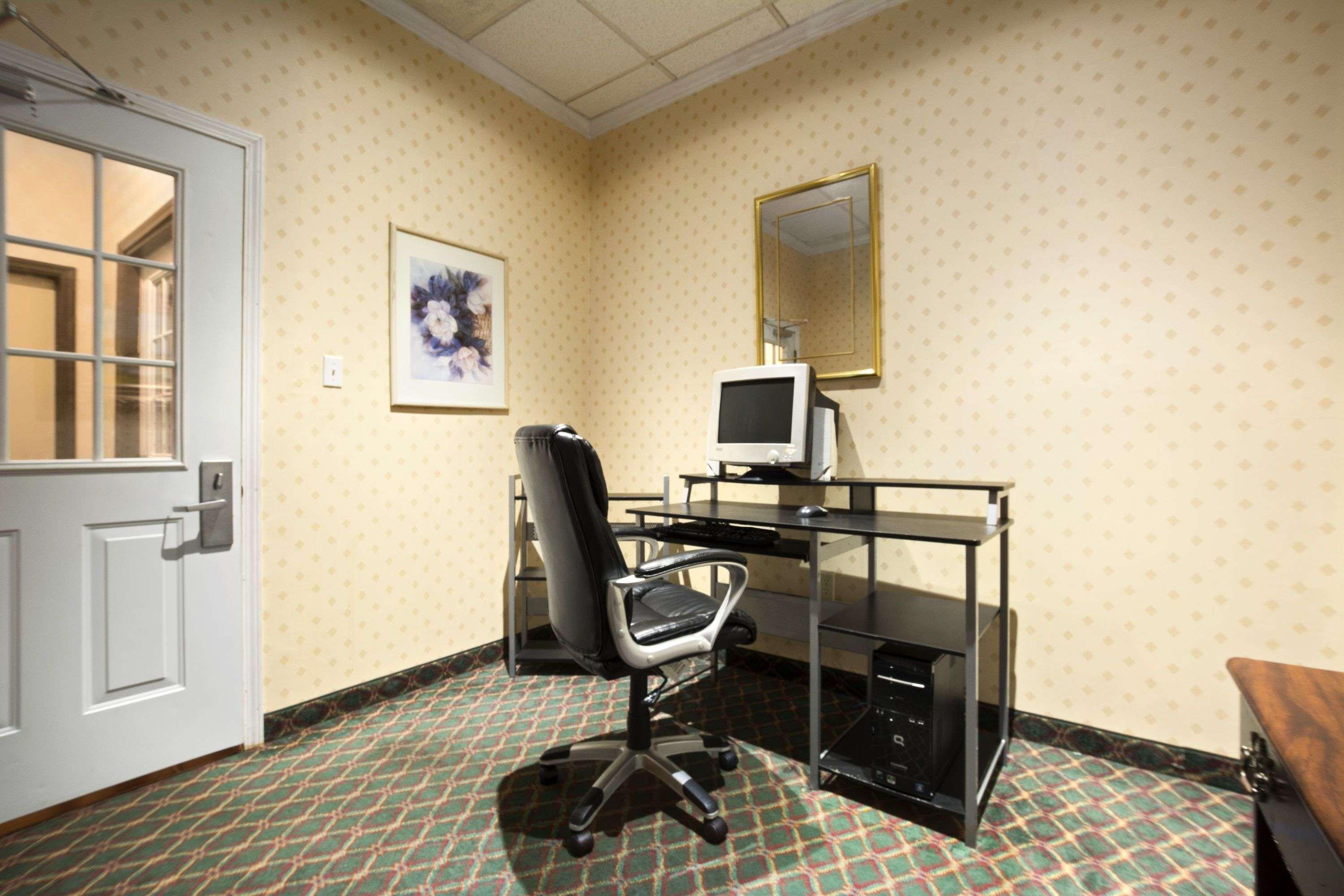 Days Inn by Wyndham Rome Downtown — photo 4