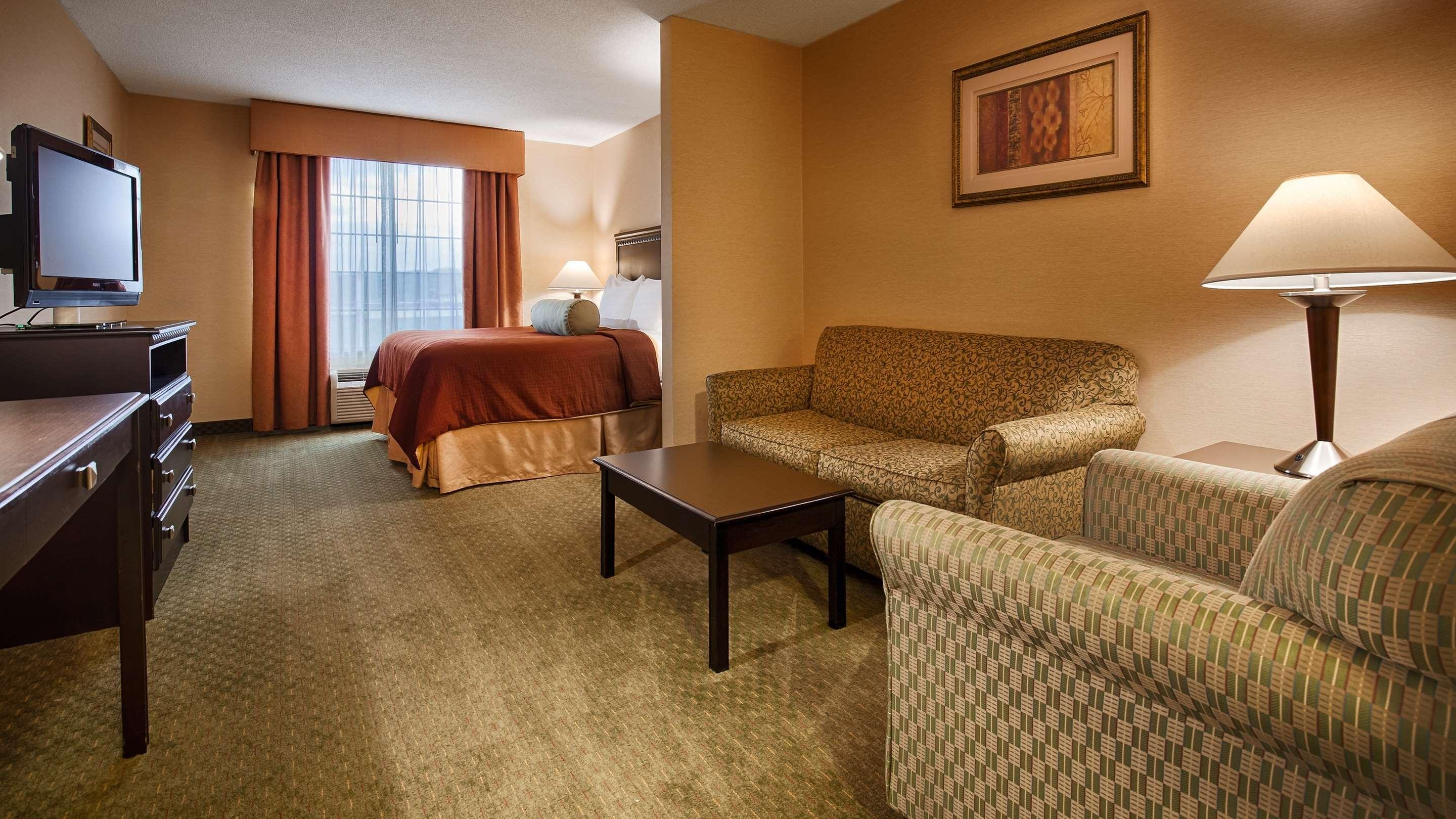 Best Western Plus Victor Inn & Suites — photo 5