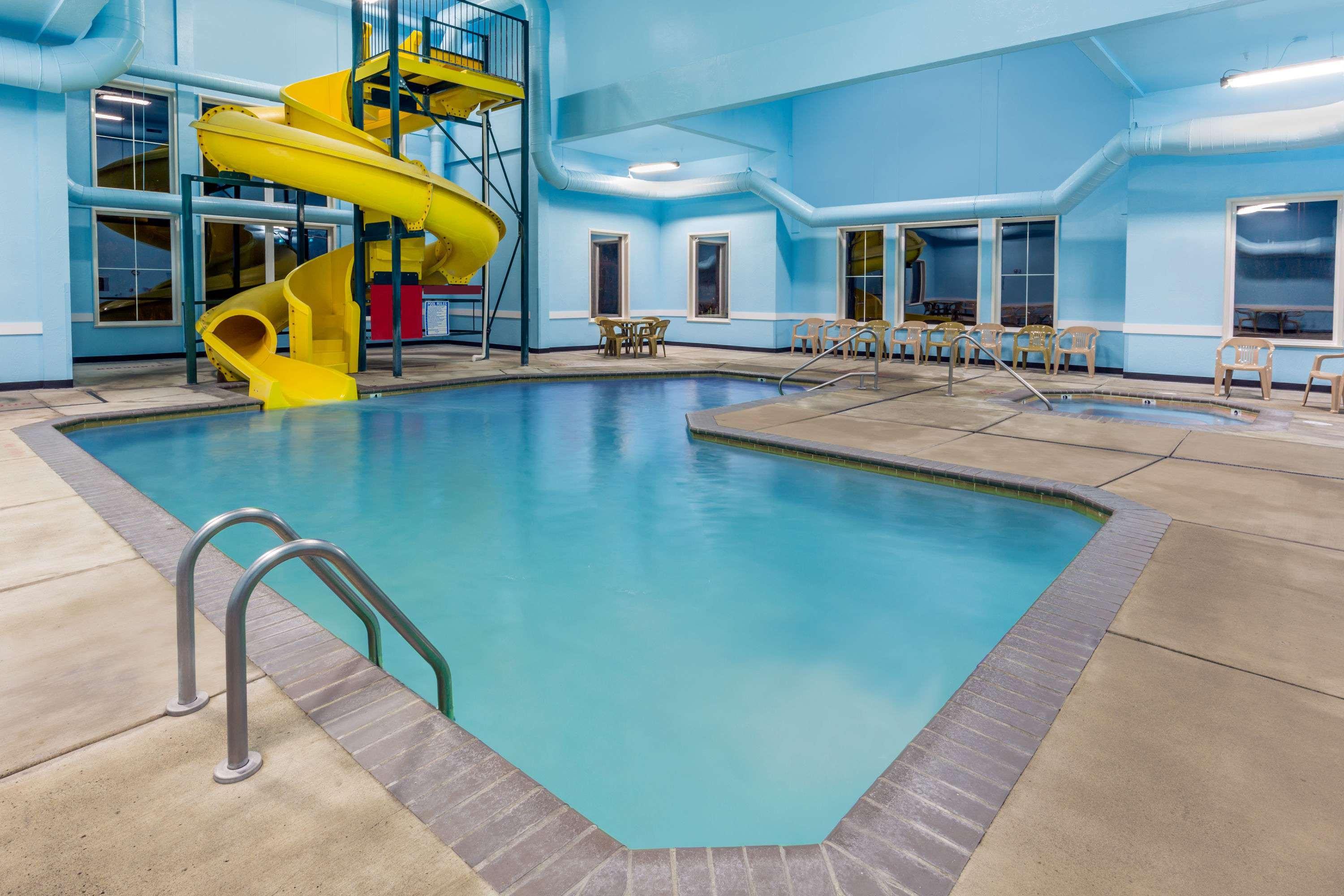 Super 8 by Wyndham Central Pt Medford — photo 3