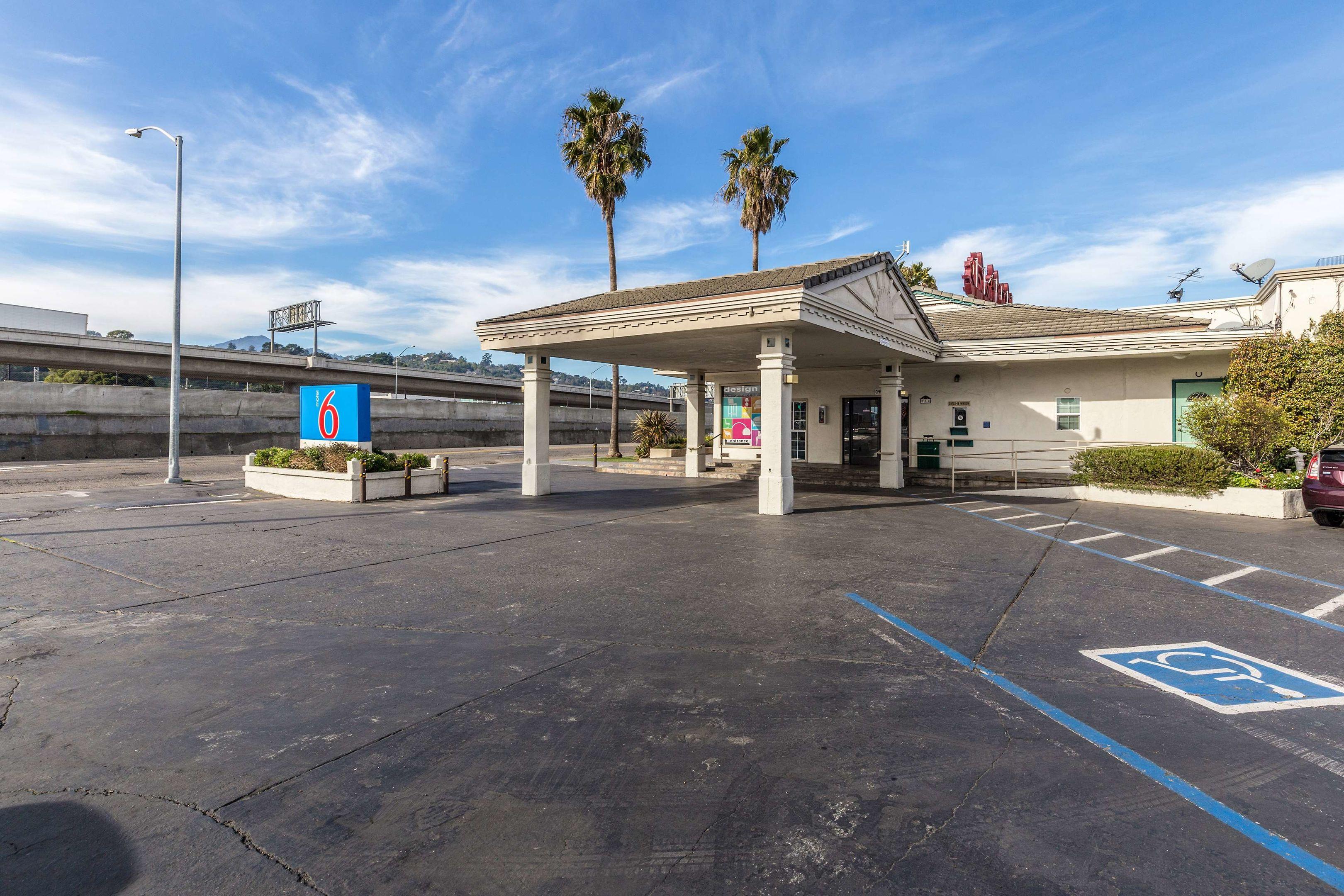 Motel 6 San Rafael CA — photo 5