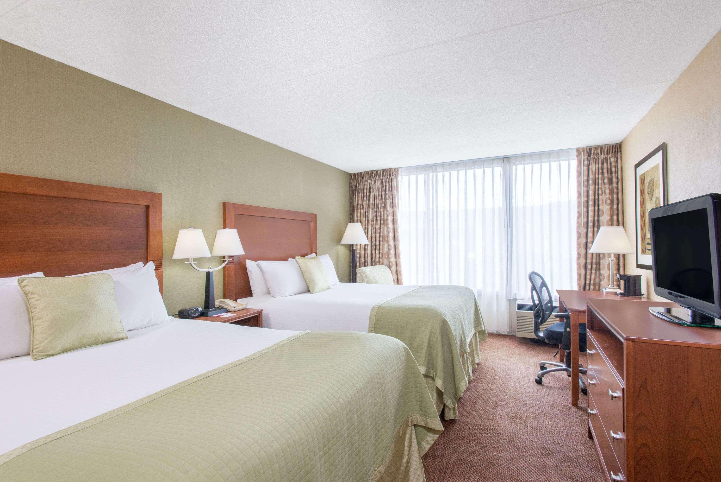 Ramada Ellsworrth — photo 5