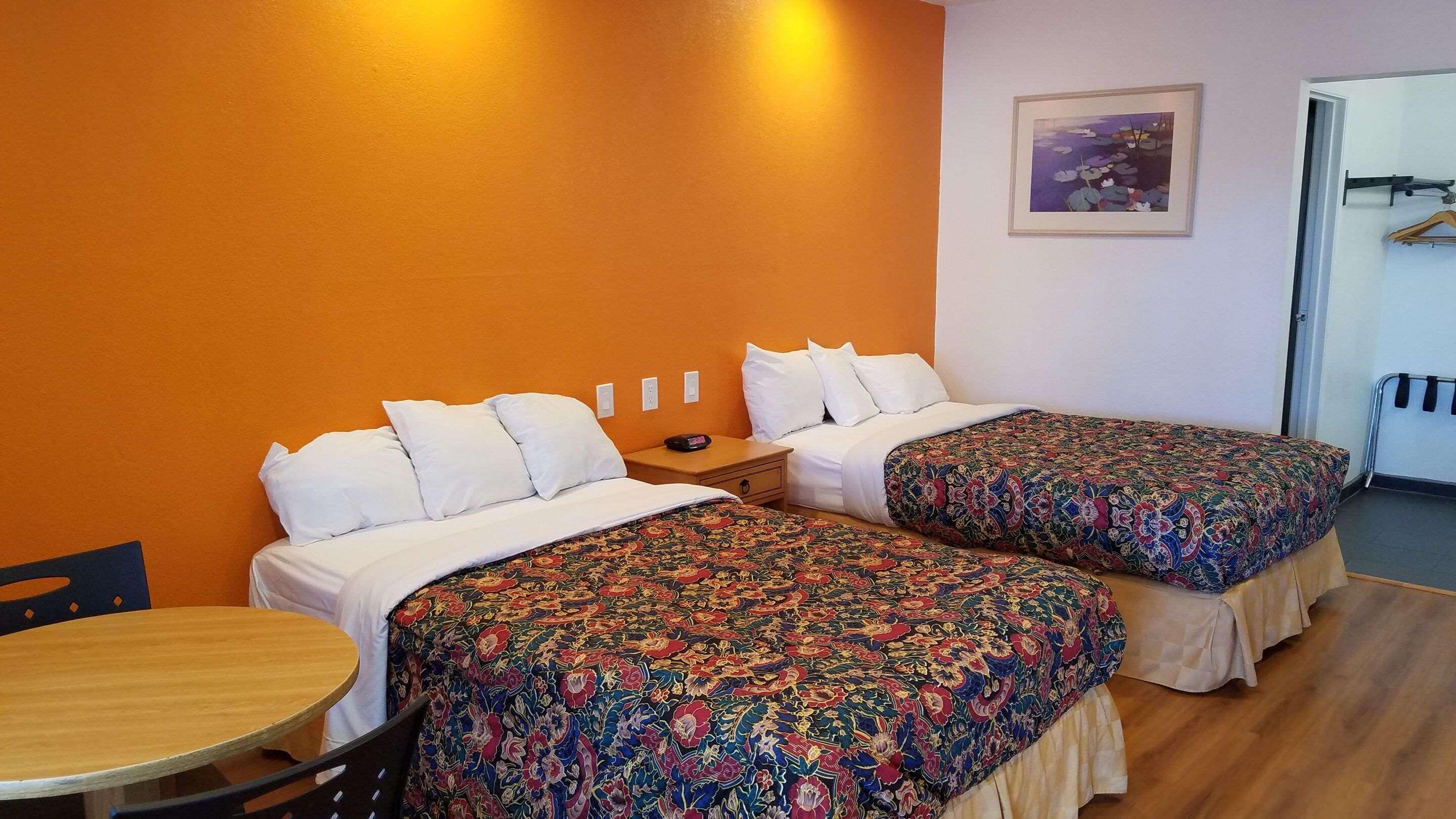 Rodeway Inn — photo 4