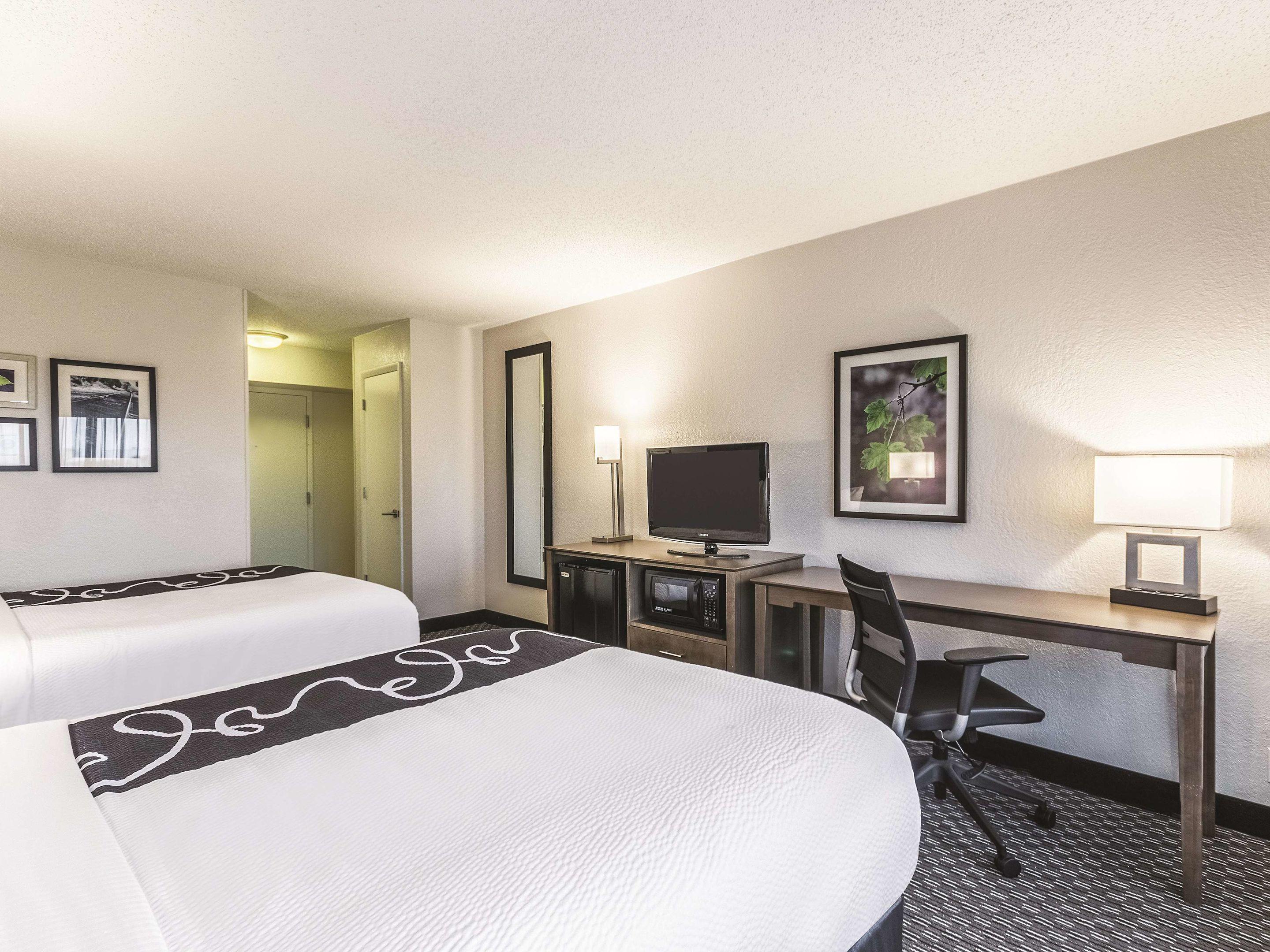 La Quinta Inn & Suites Virginia Beach — photo 4