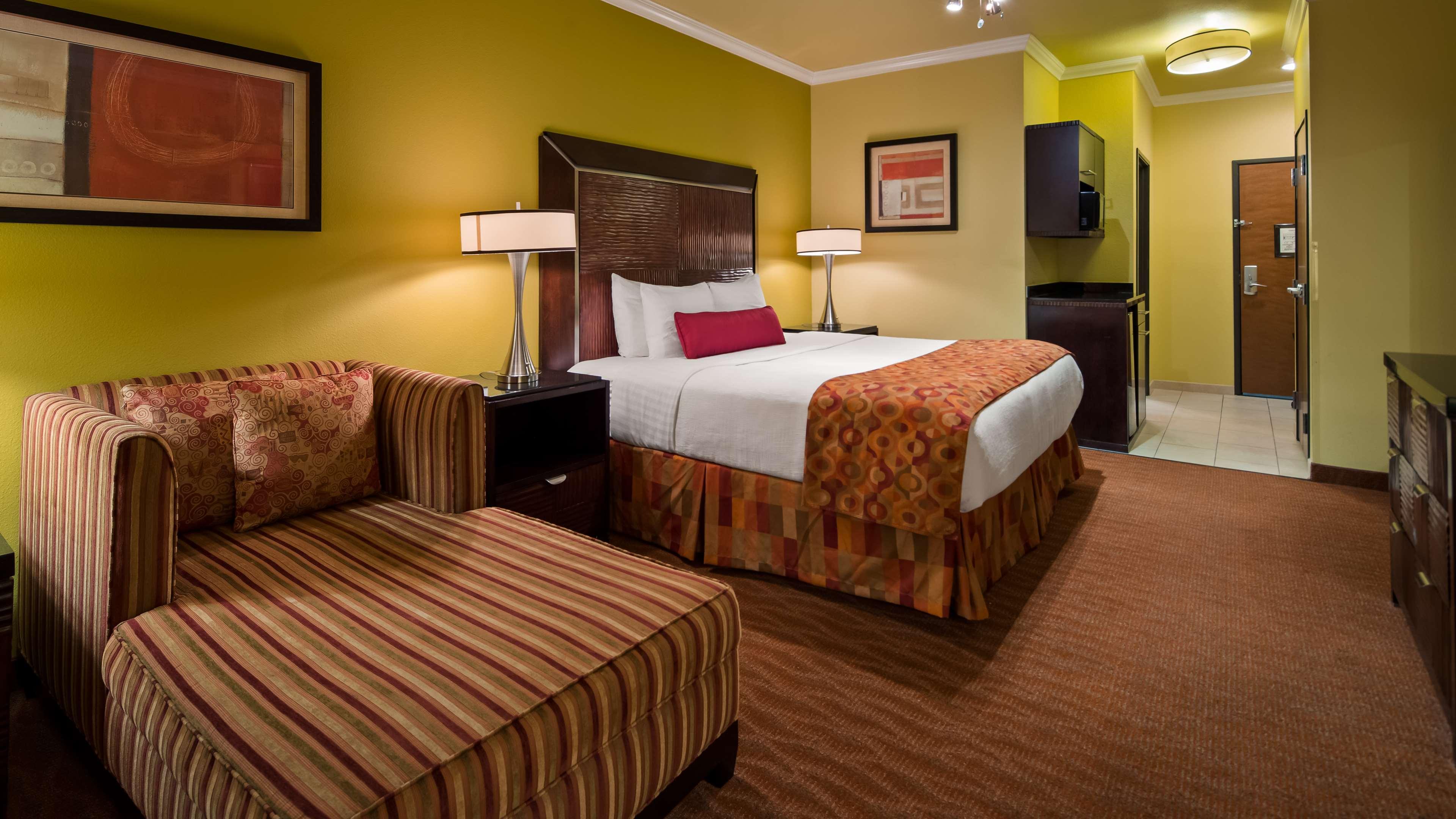 Best Western Plus Christopher Inn & Suites — photo 5