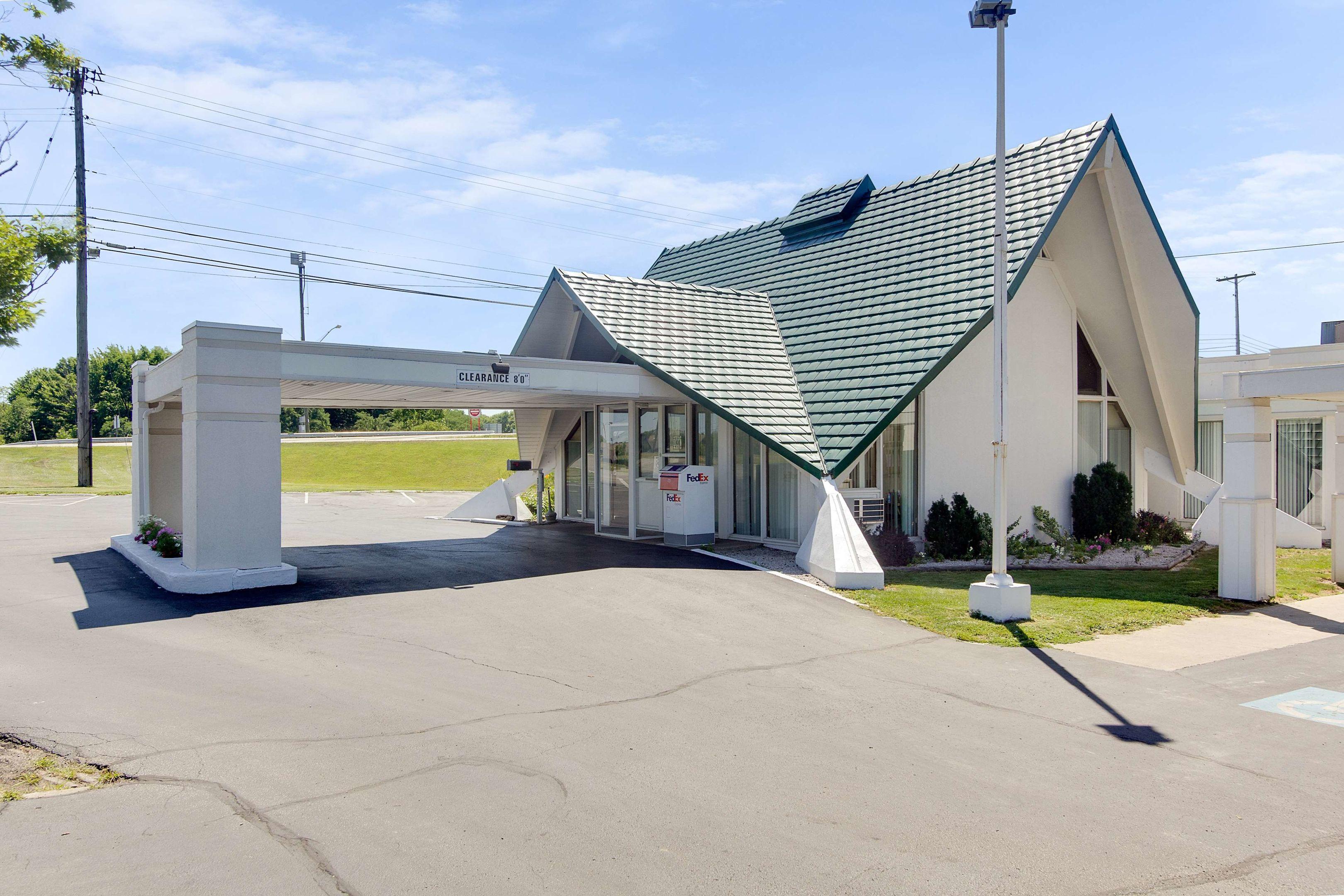 Motel 6 Geneva — photo 4