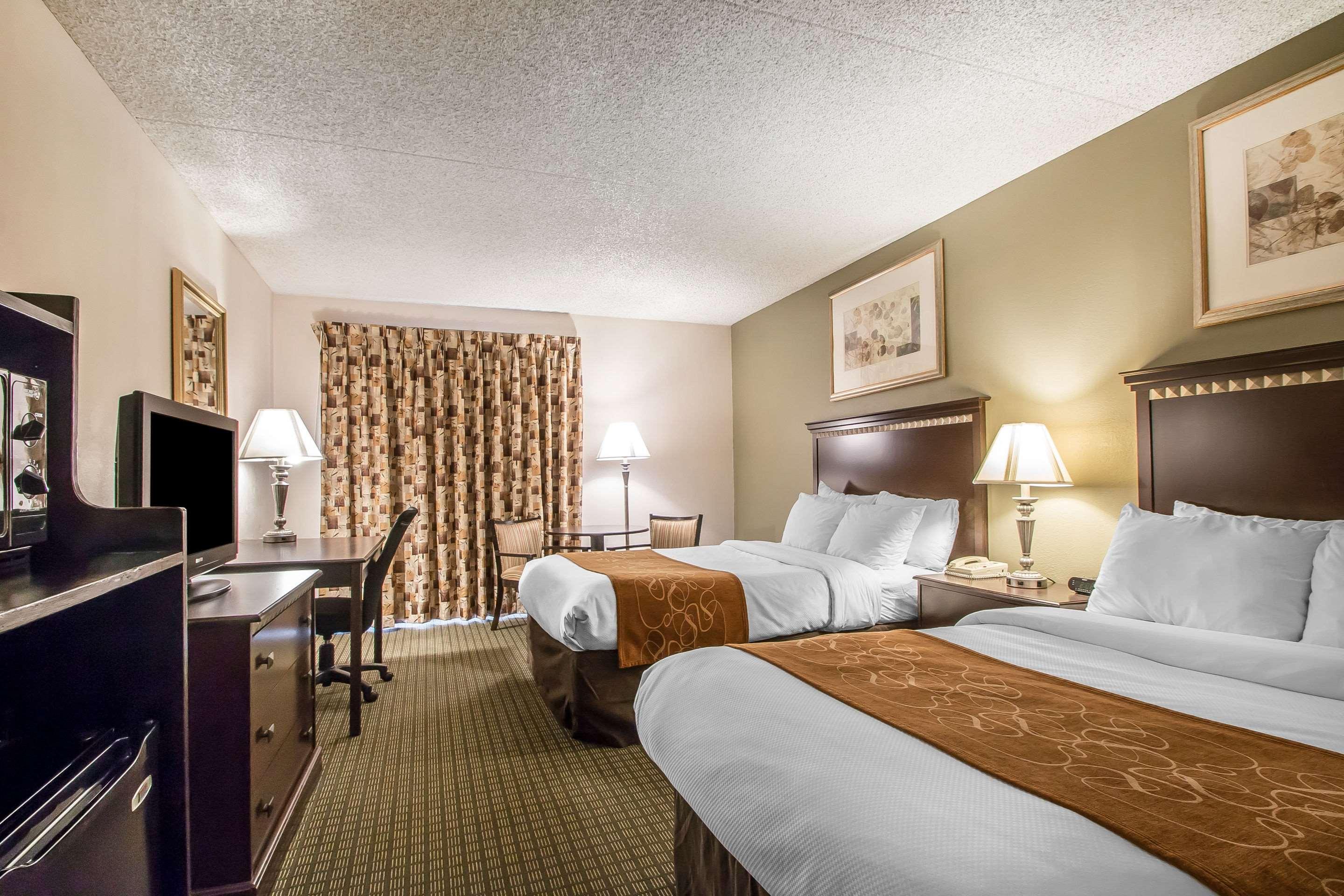 Comfort Inn & Suites Rochelle — photo 5
