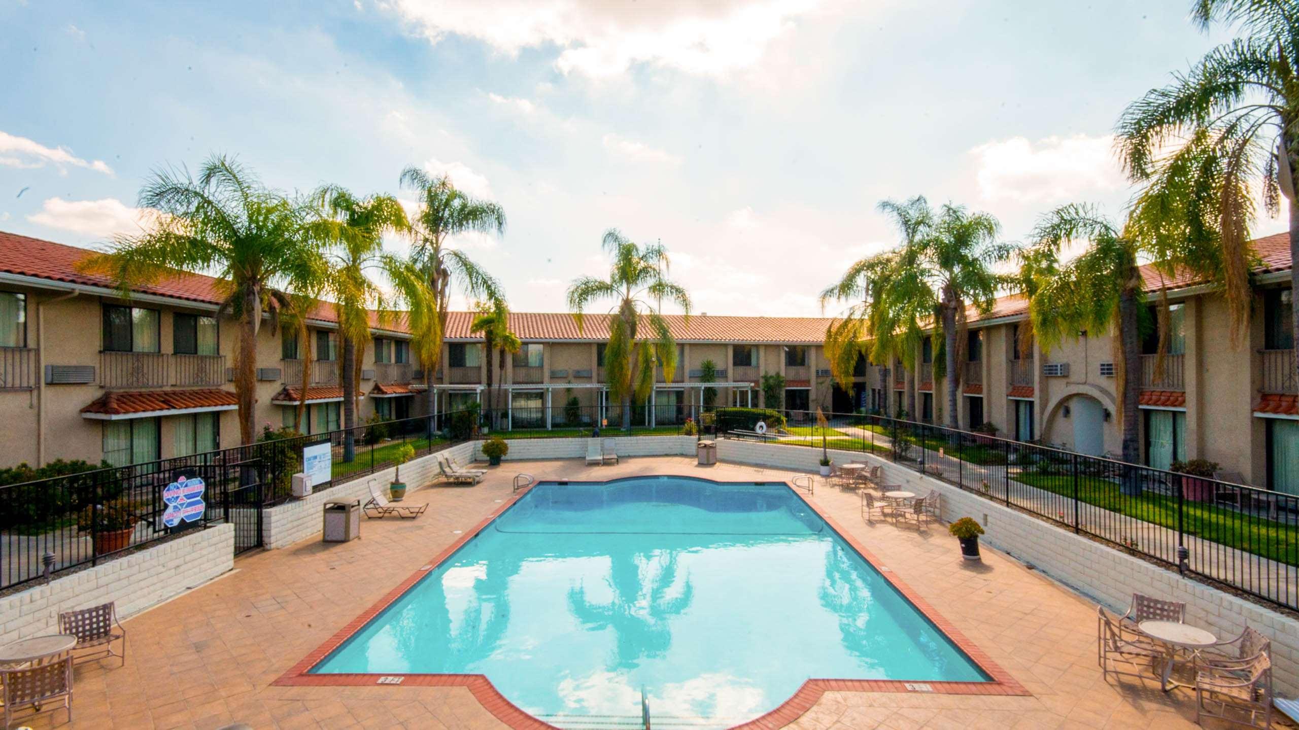 Anaheim Hills Inn & Suites — photo 4