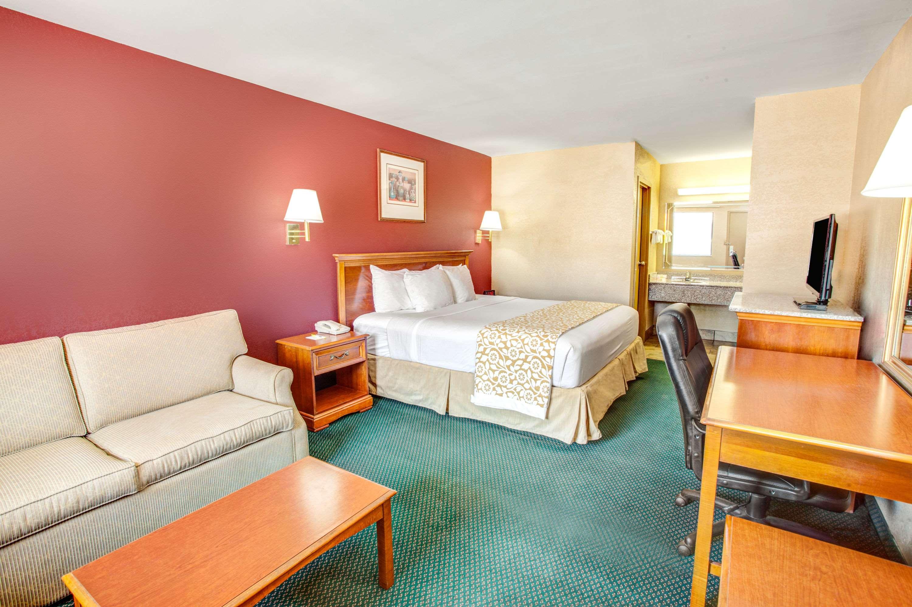 Days Inn by Wyndham Kennesaw — photo 4