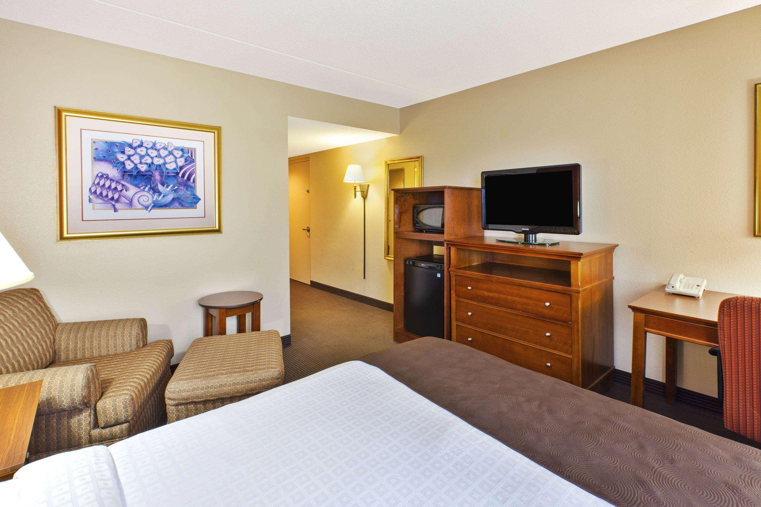 AmericInn by Wyndham Fishers Indianapolis — photo 5