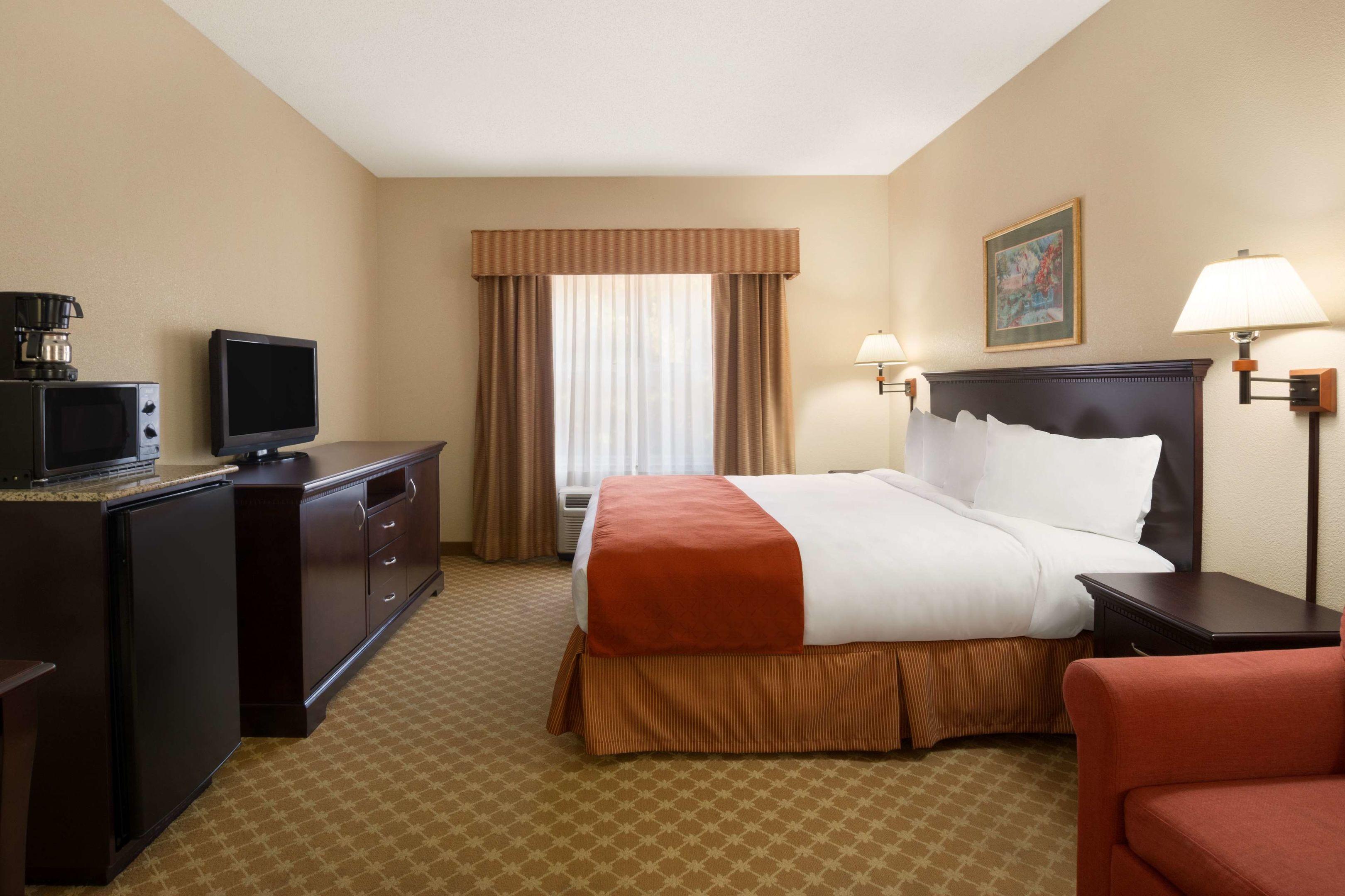 Country Inn & Suites by Radisson, Columbus, GA — photo 5