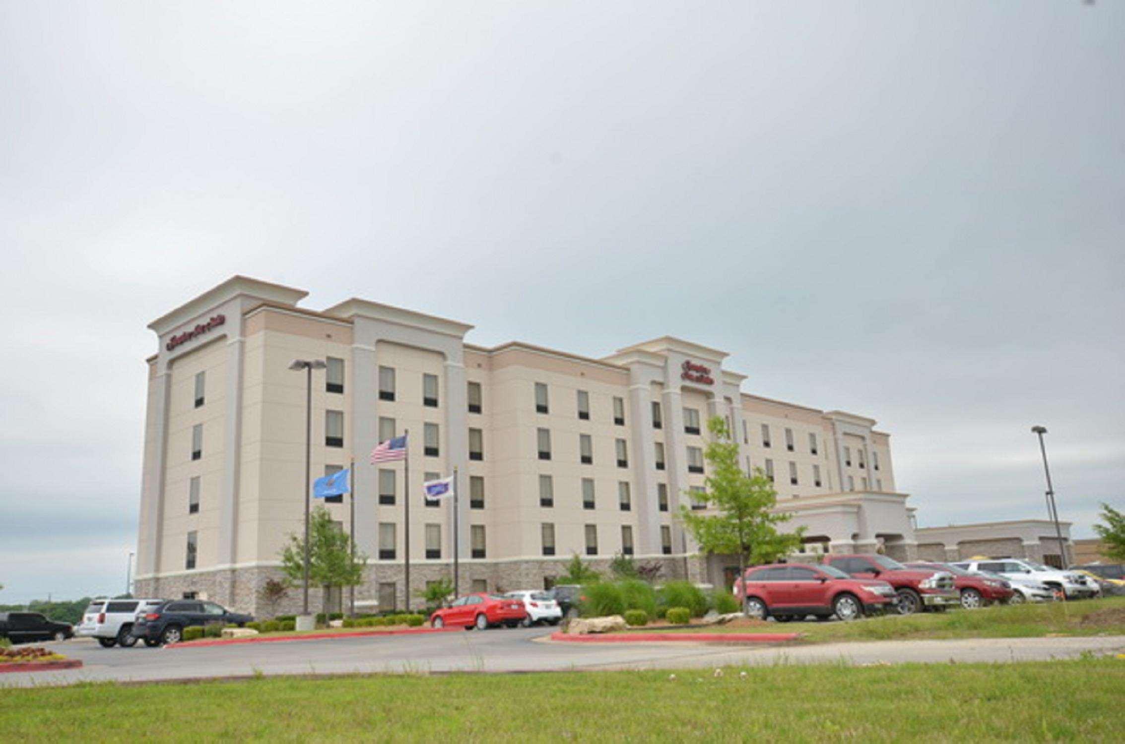 Hampton Inn & Suites Tulsa/Catoosa — photo 4