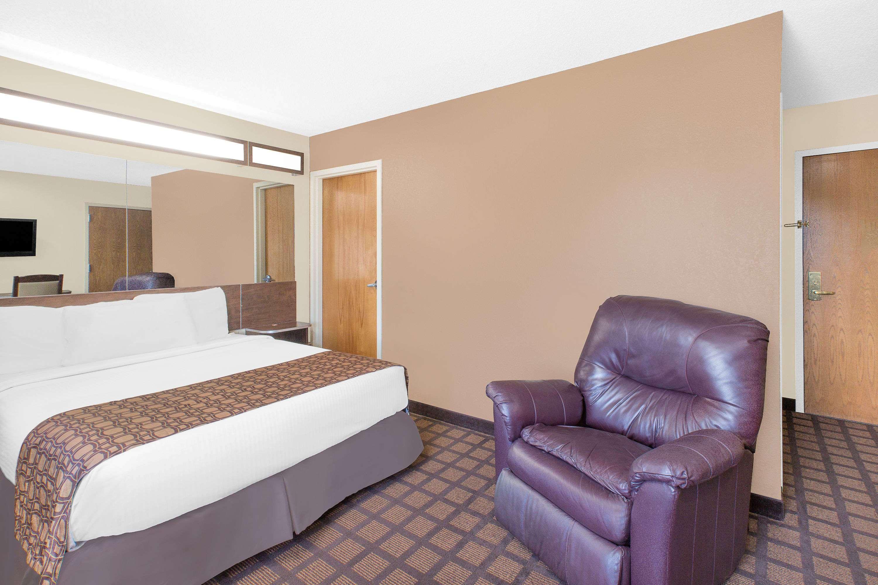 Microtel Inn & Suites by Wyndham Franklin — photo 4