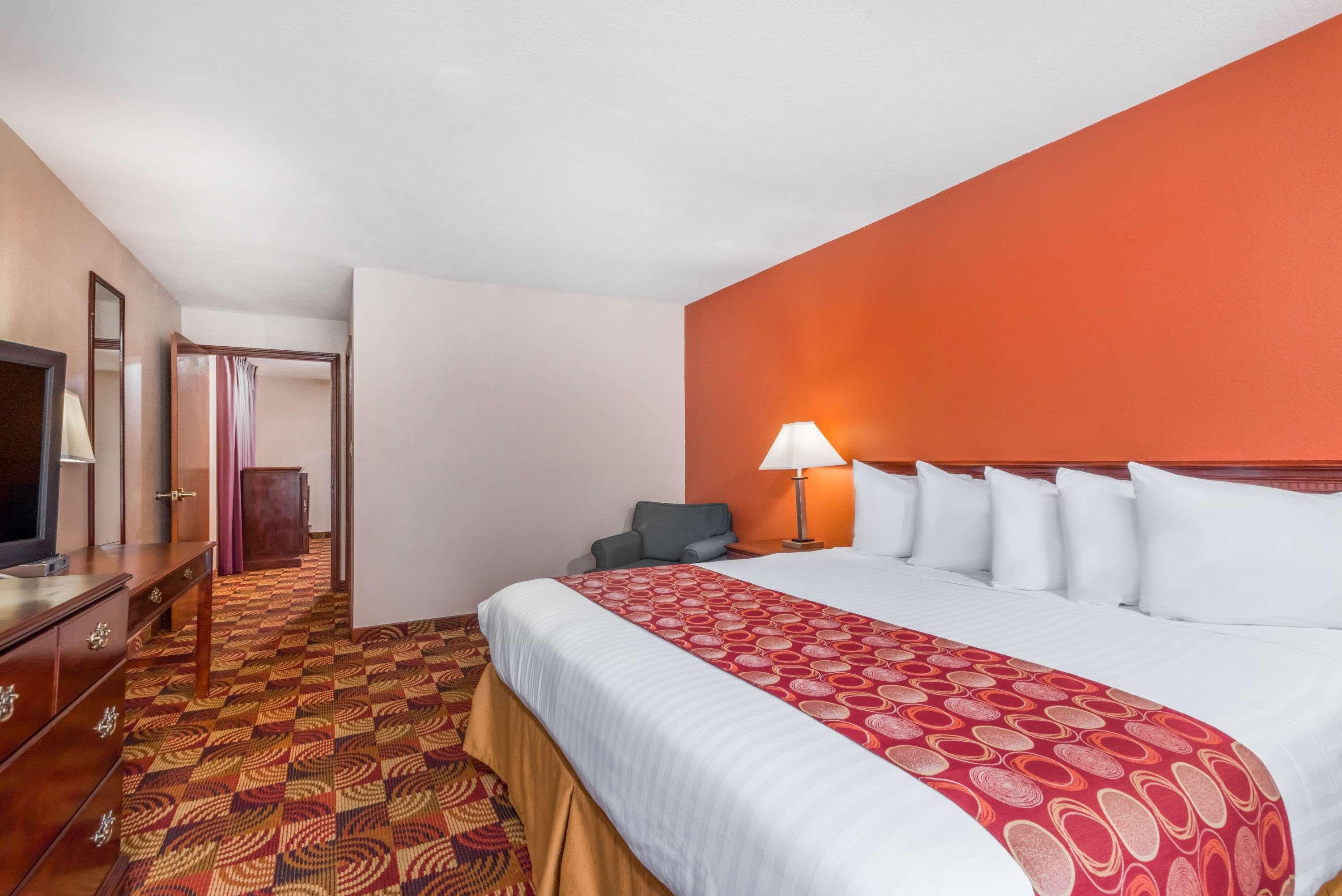 Baymont by Wyndham Plainfield/Indianapolis Airport Area — photo 4
