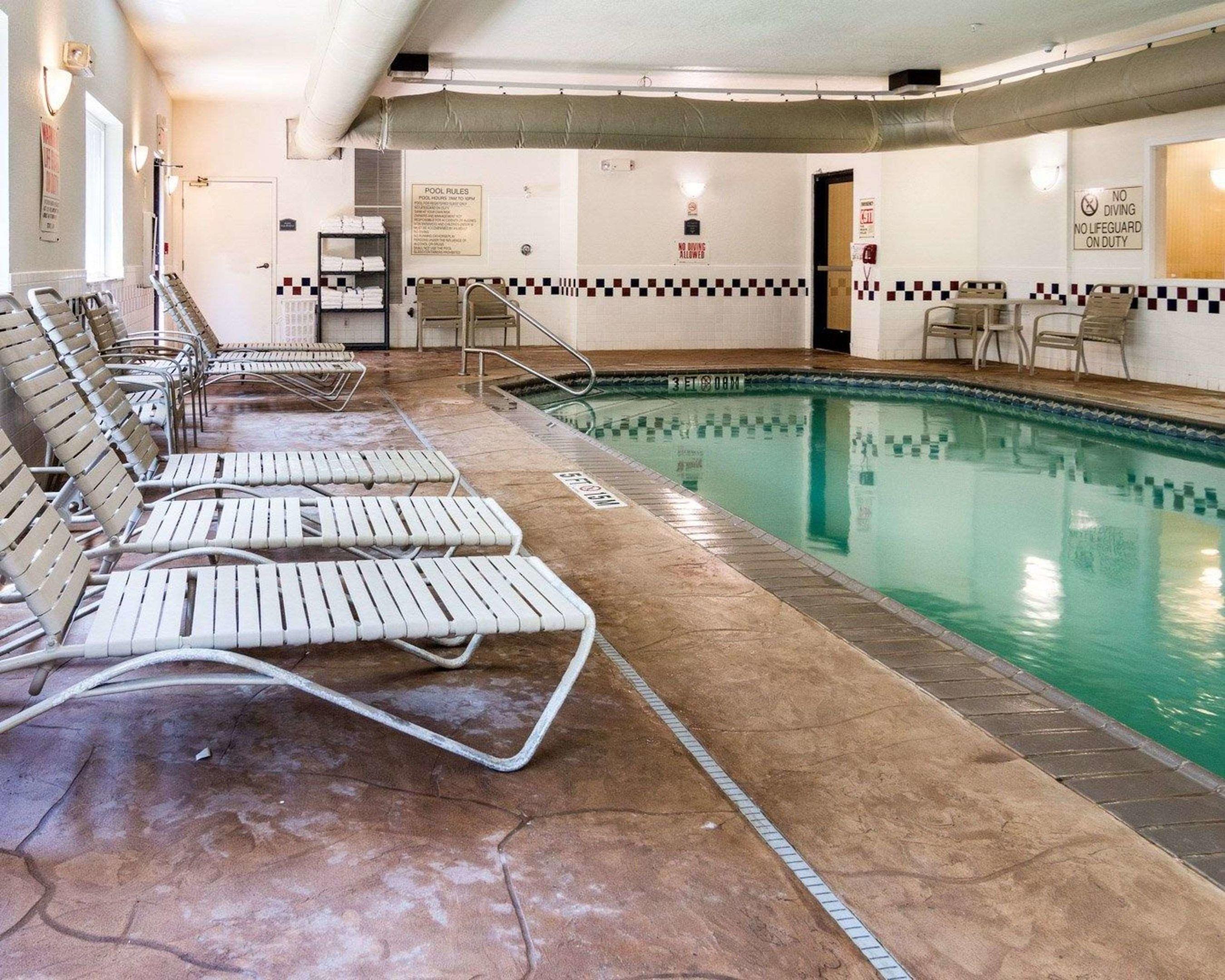 Comfort Suites — photo 4