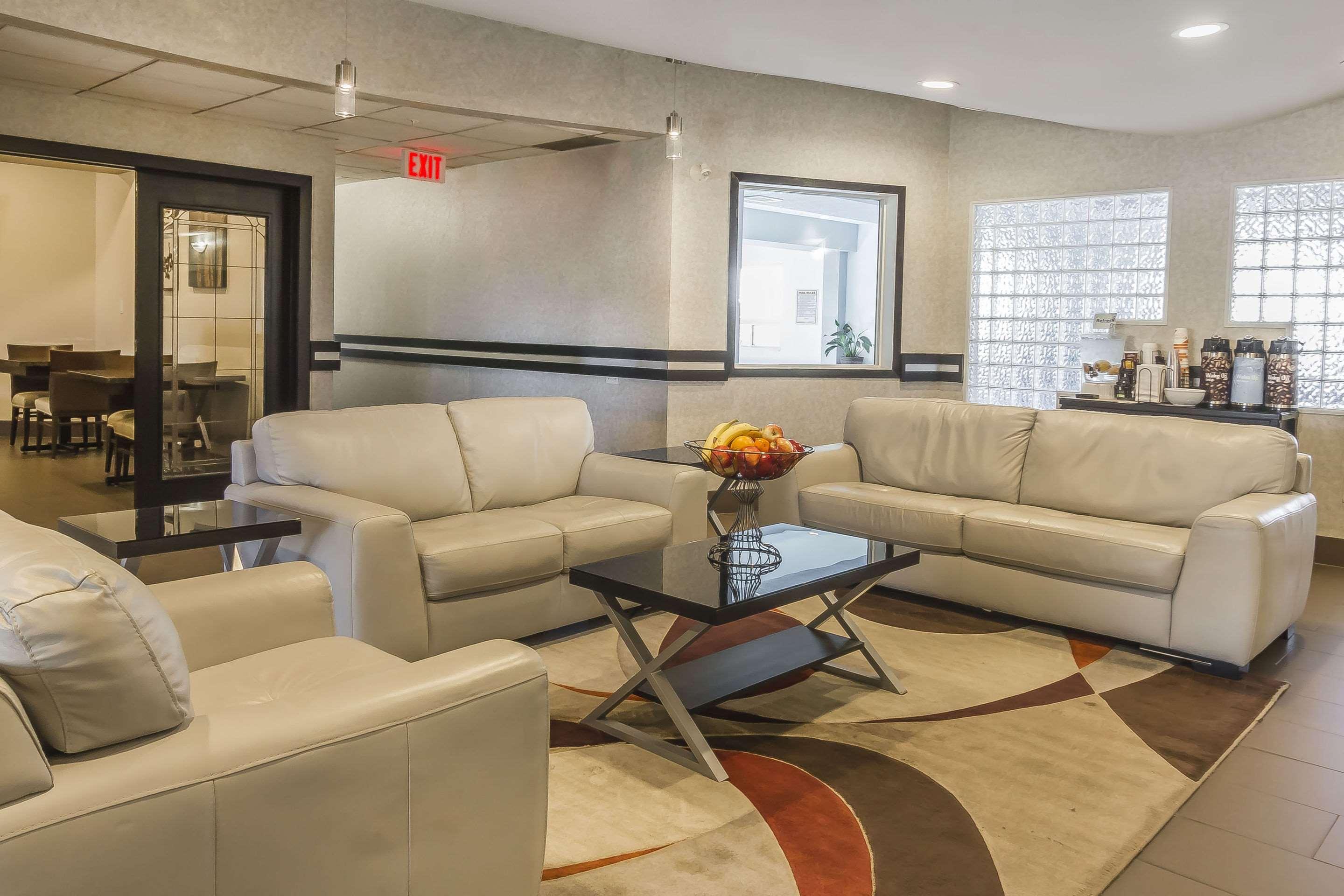 Comfort Inn & Suites — photo 4
