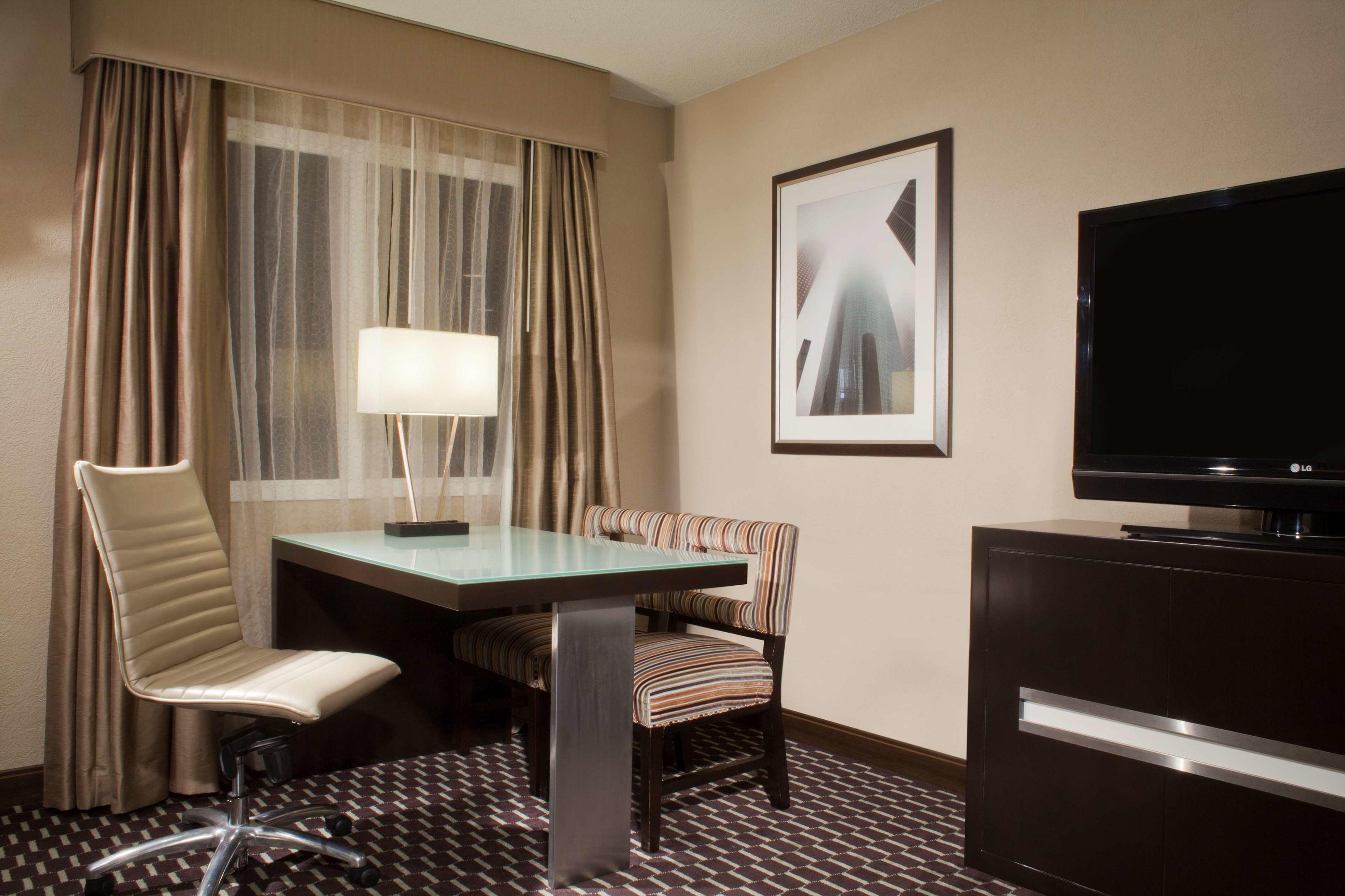 Embassy Suites Houston Near The Galleria — photo 5