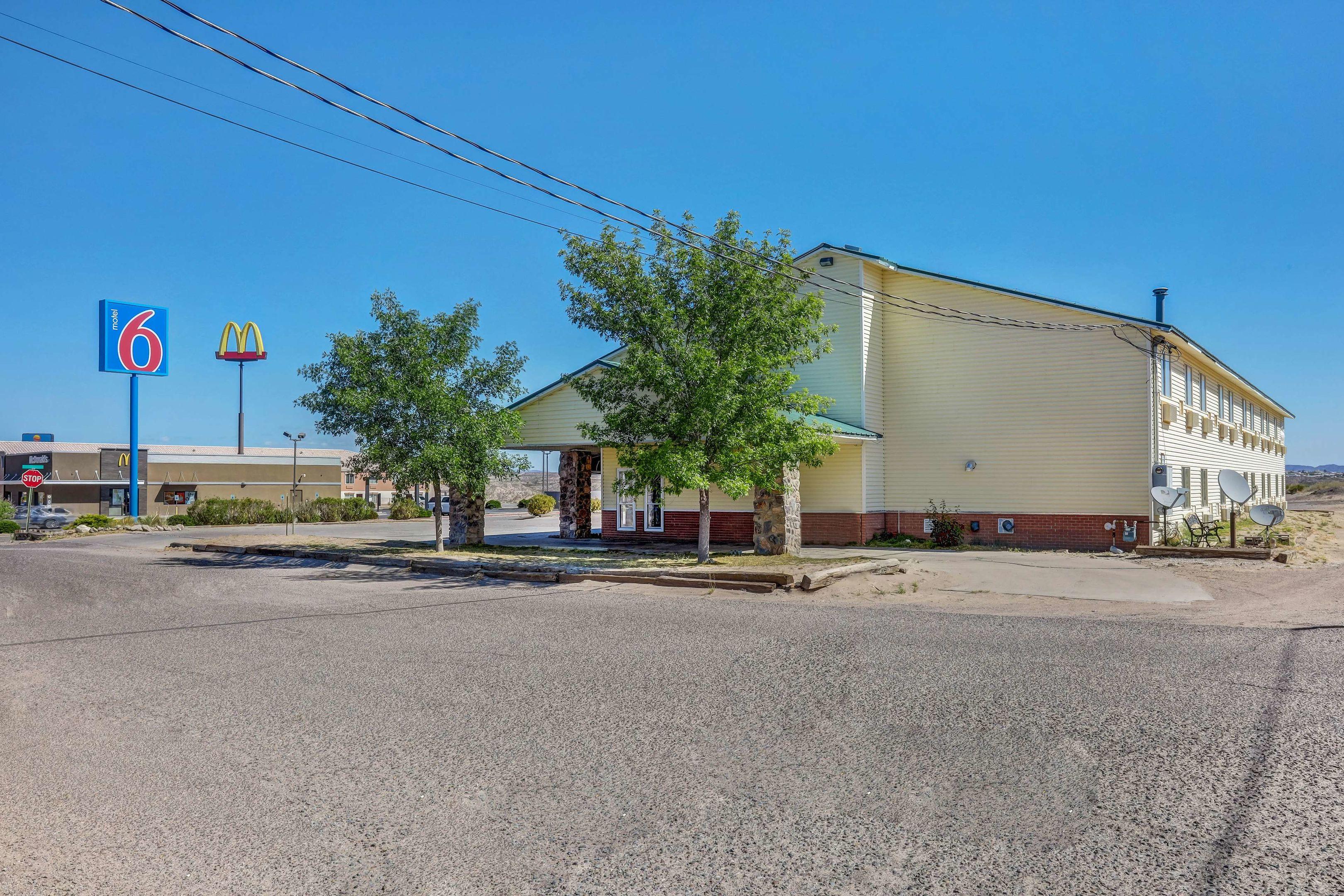 Motel 6 Truth OR Consequences — photo 4