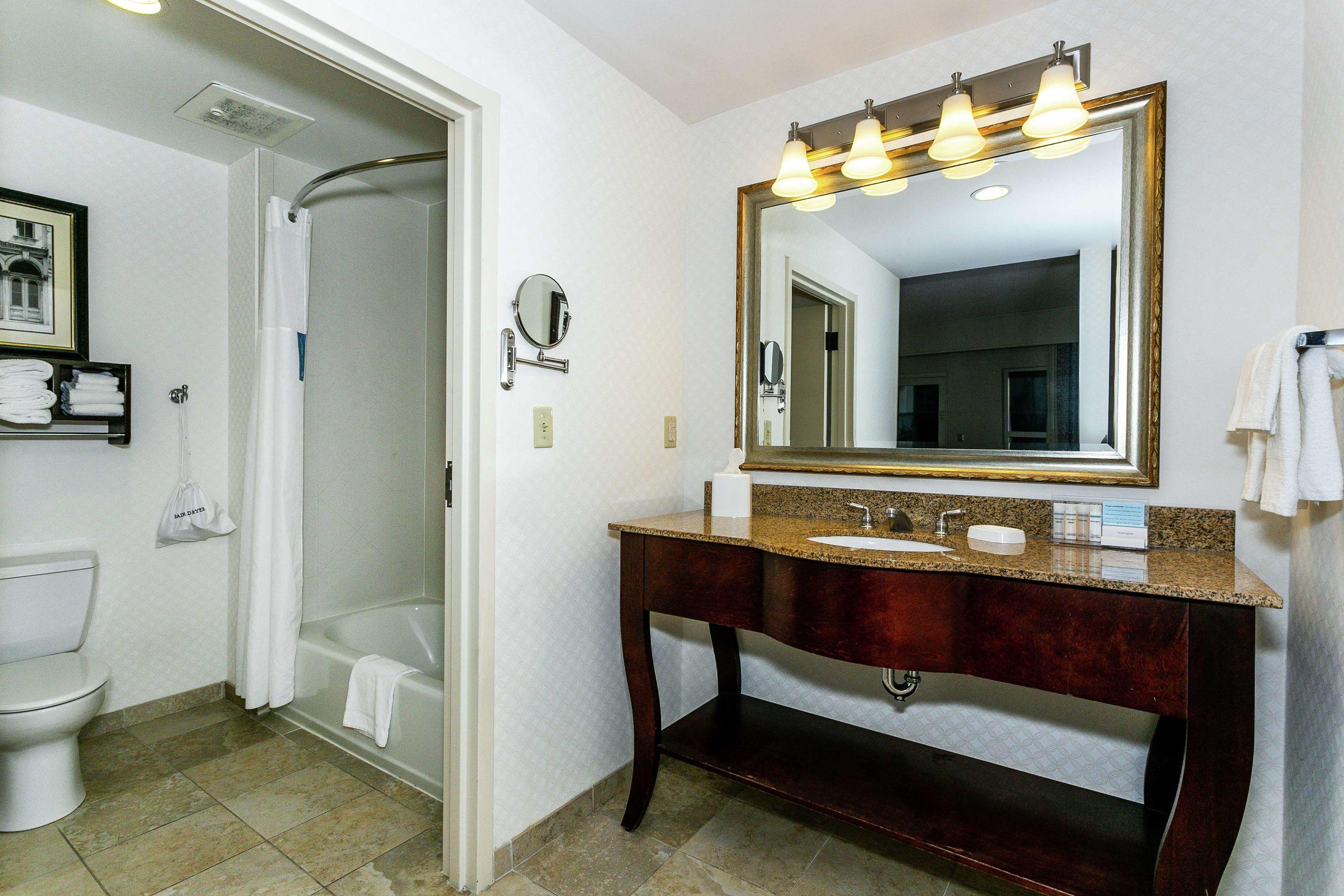 Hampton Inn & Suites Mobile- Downtown Historic District — photo 5