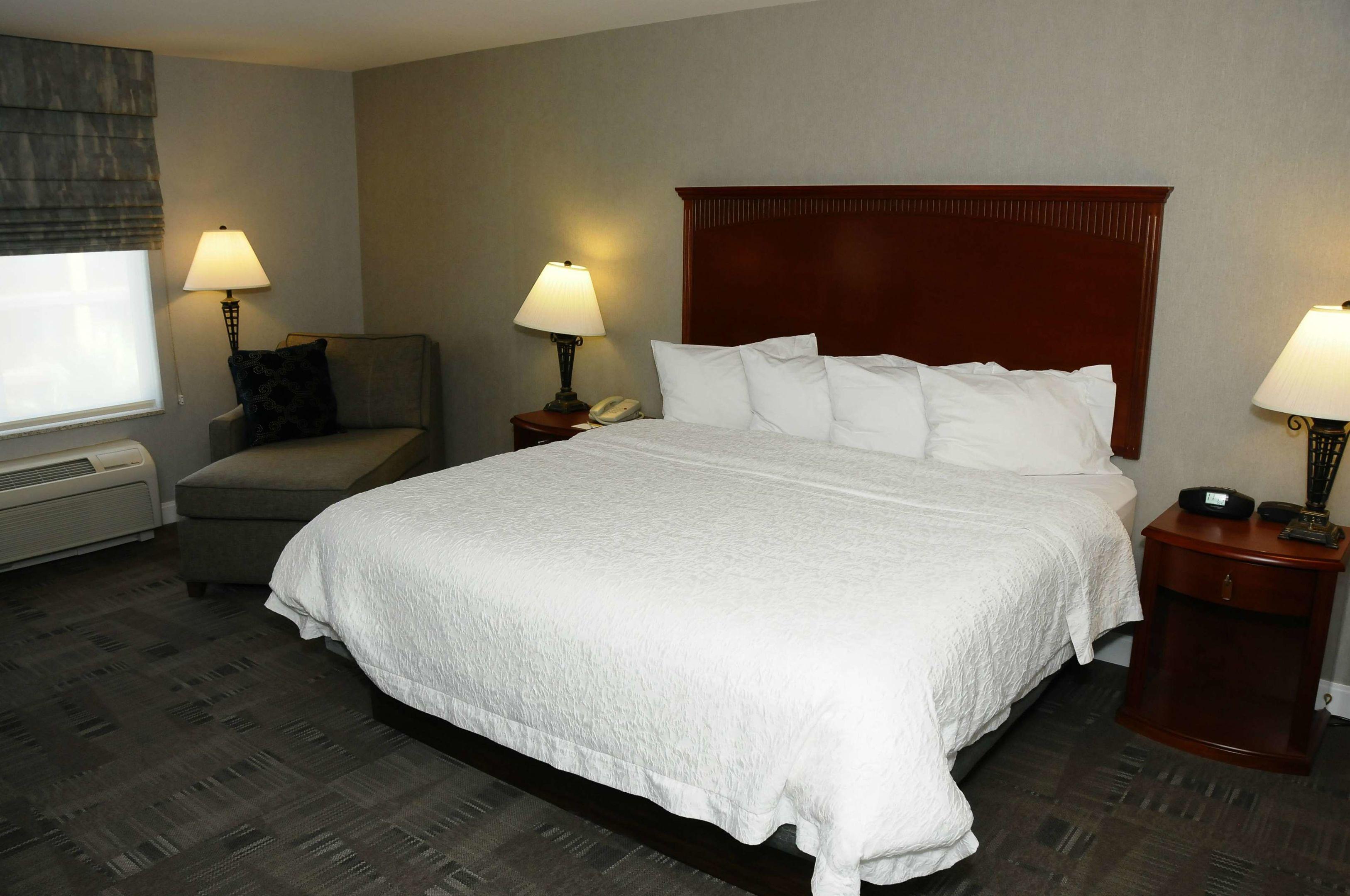 Hampton Inn & Suites Redding — photo 5