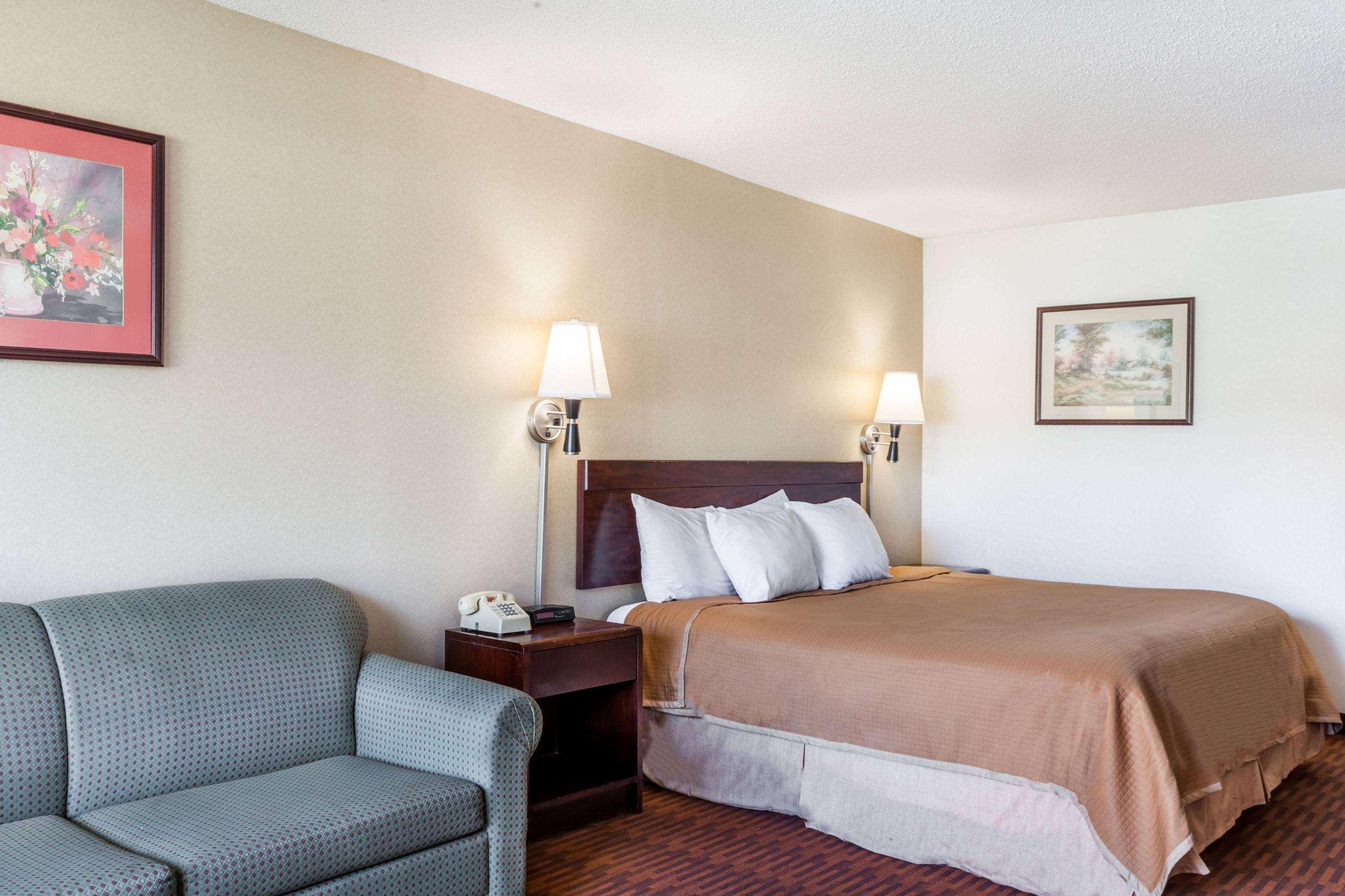 Howard Johnson Inn — photo 5