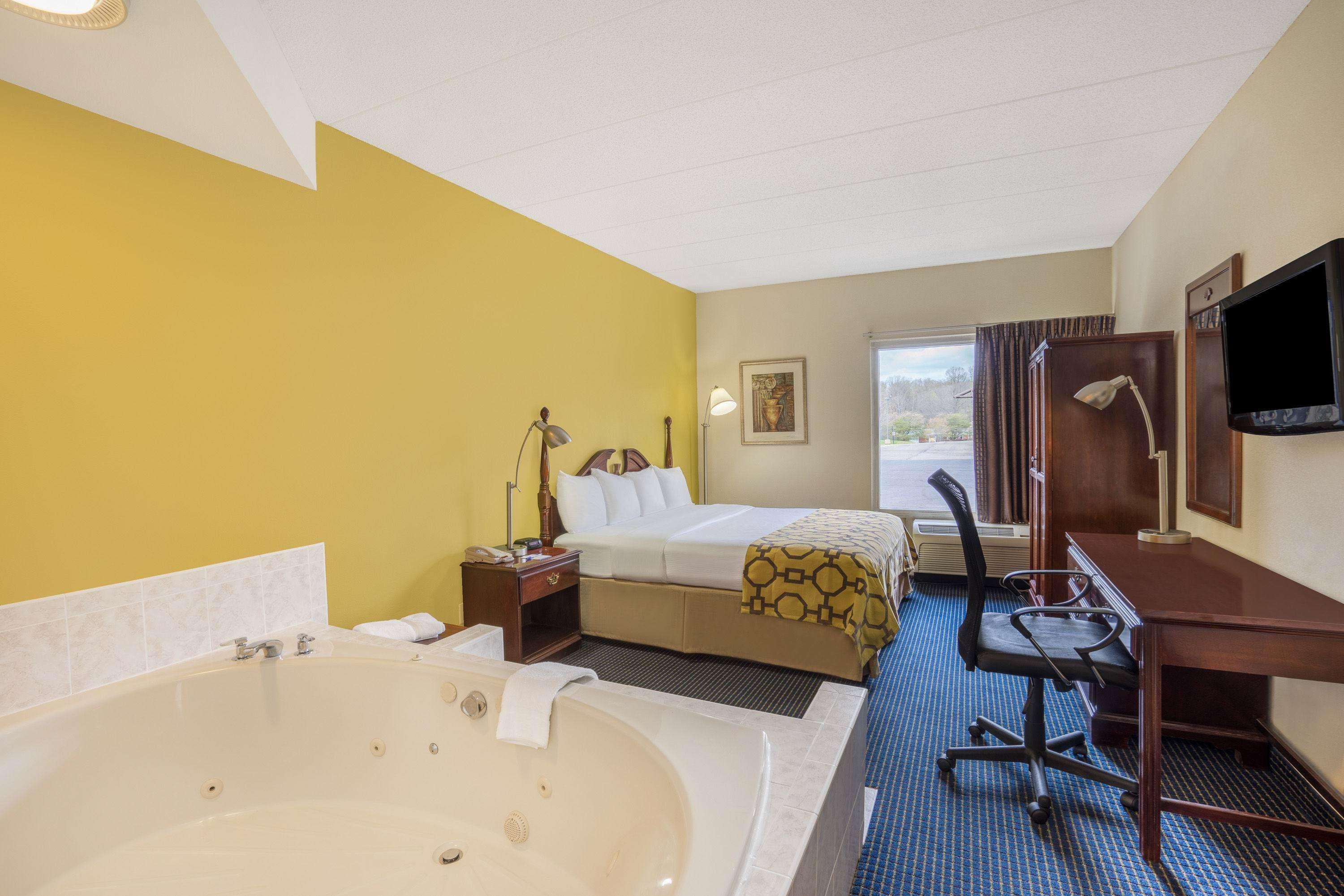 Baymont Inn & Suites Warrenton — photo 3