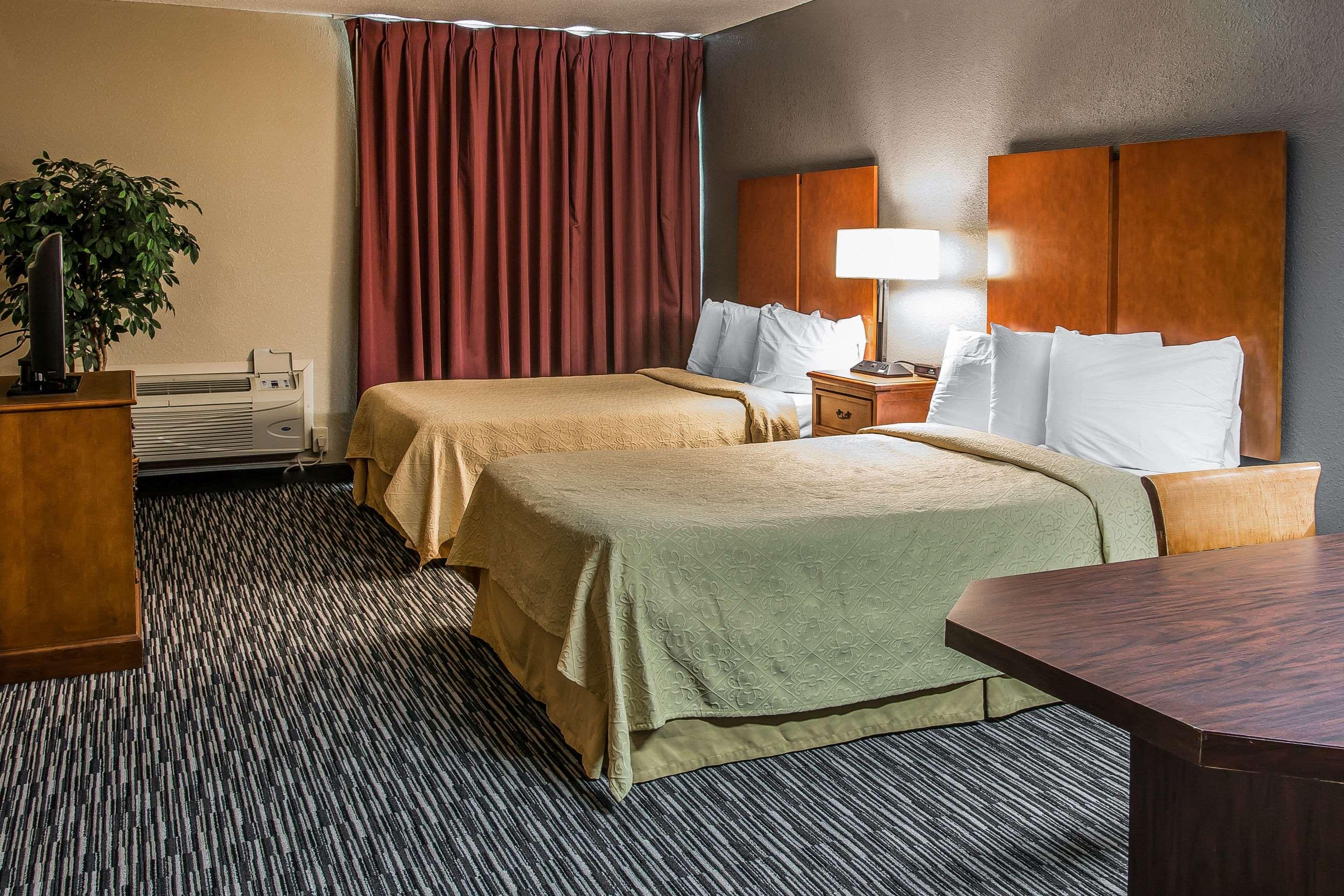 Quality Inn & Suites Banquet Center — photo 5