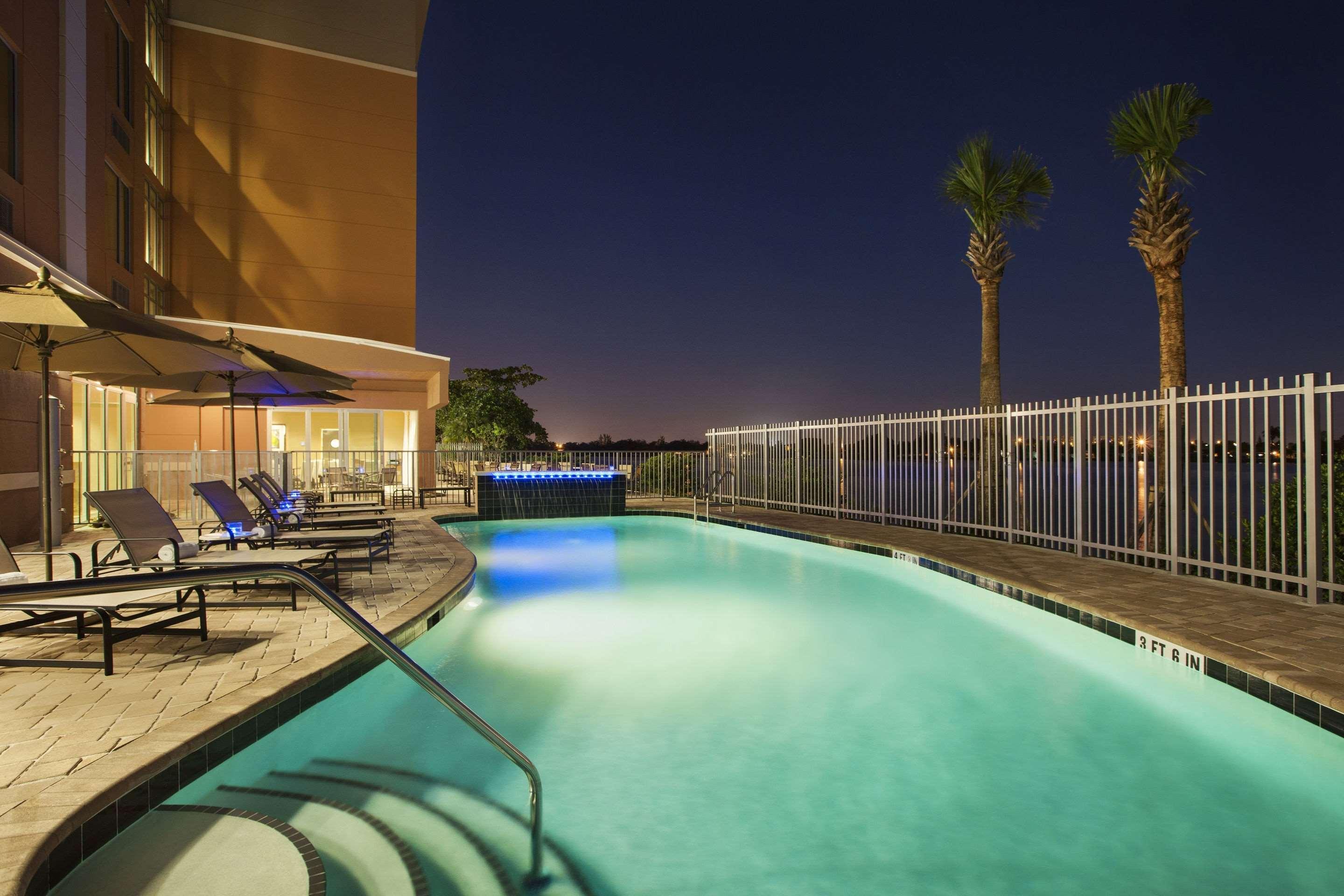 Cambria Hotel Miami Airport - Blue Lagoon — photo 4