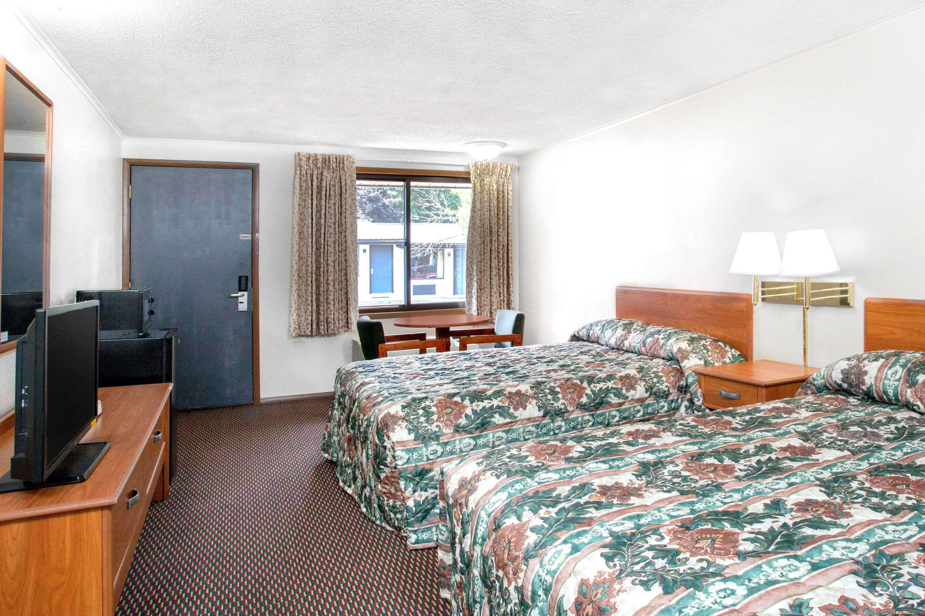 Knights Inn Pittston — photo 3