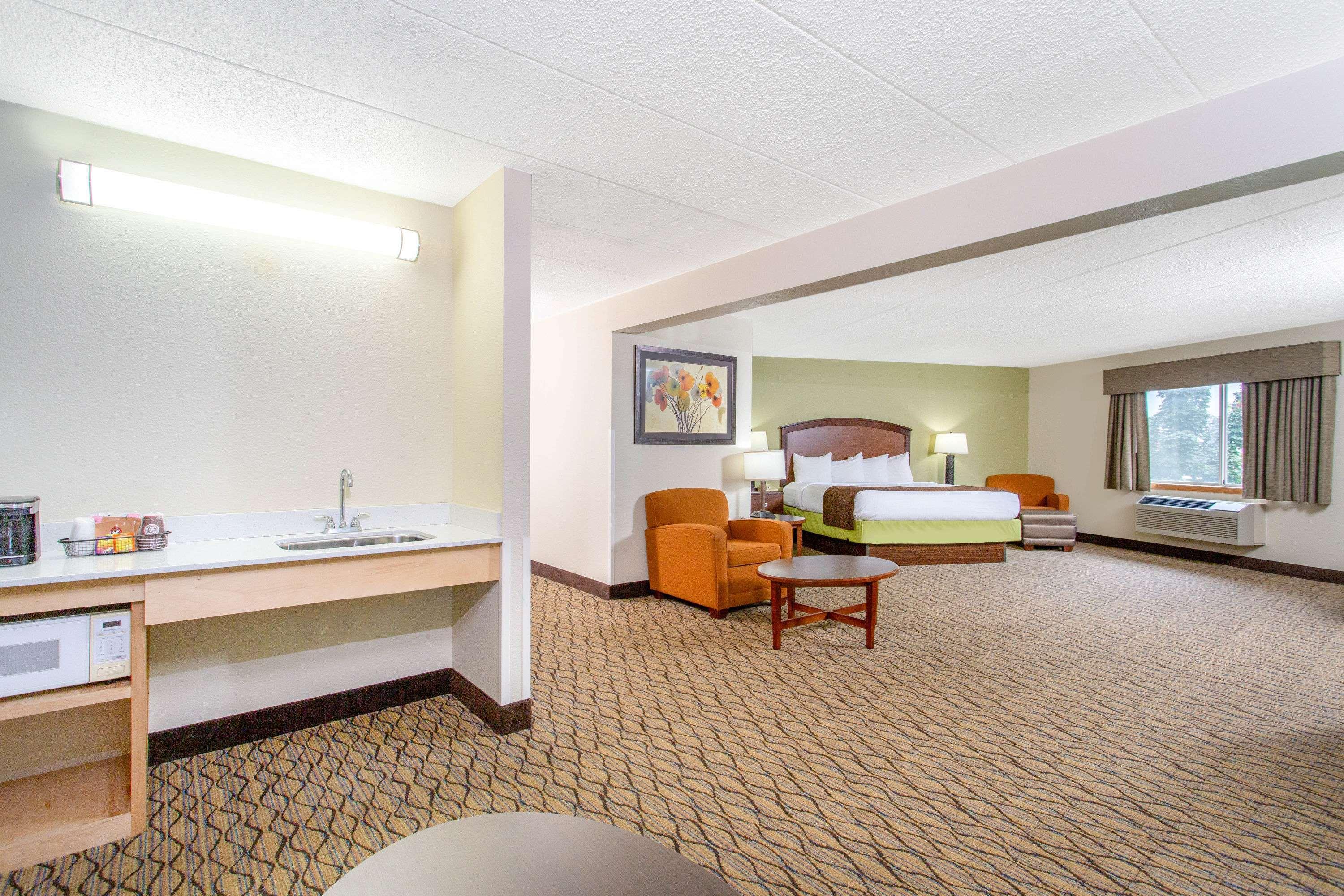 AmericInn by Wyndham Sheboygan — photo 3