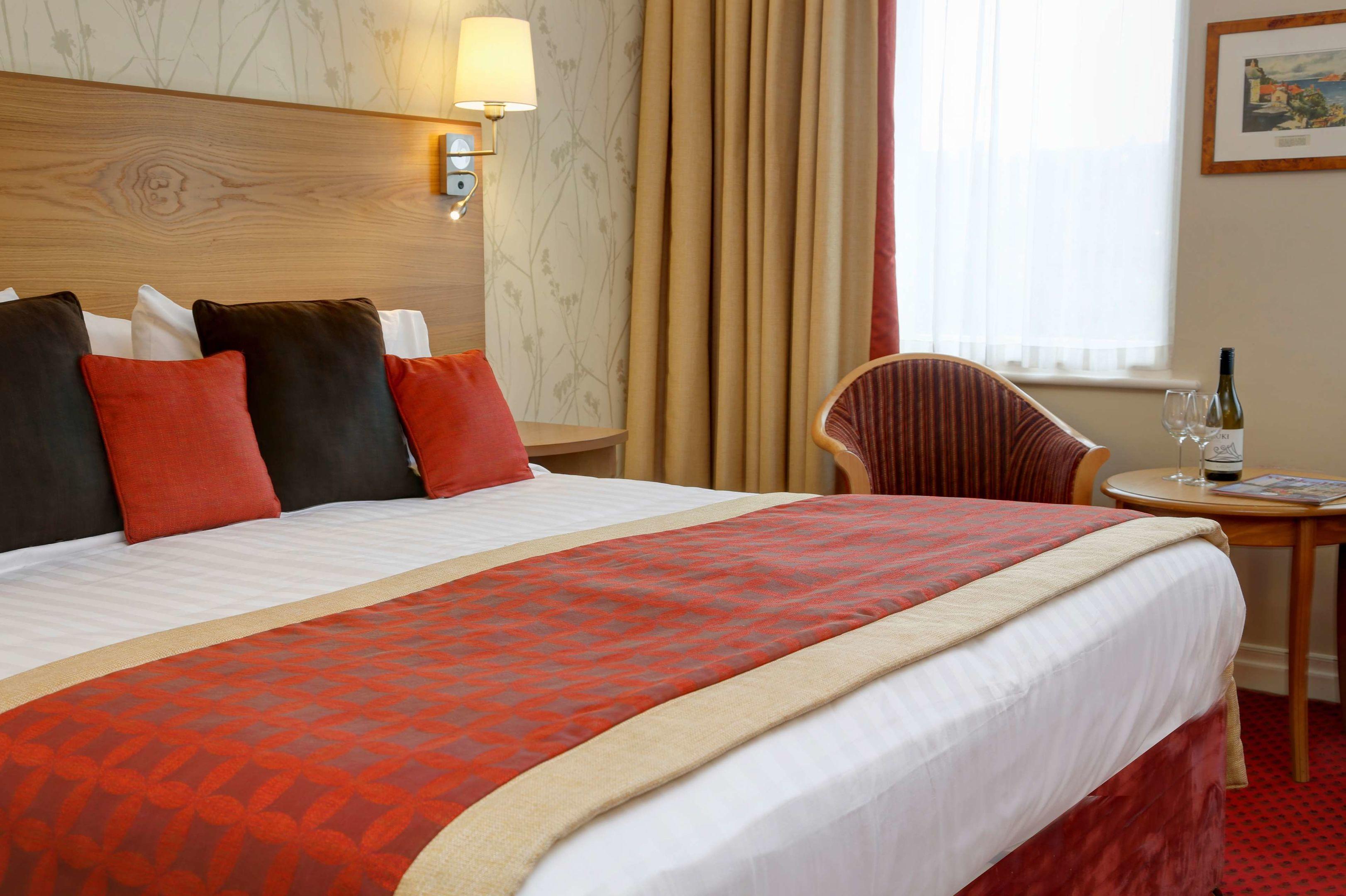 Best Western Plus Milford Hotel — photo 4