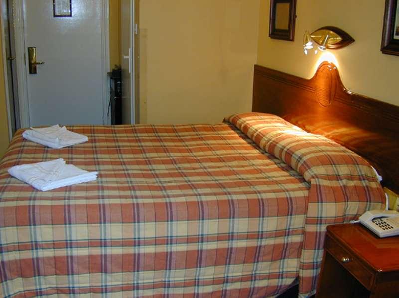 Dolphin Hotel — photo 4
