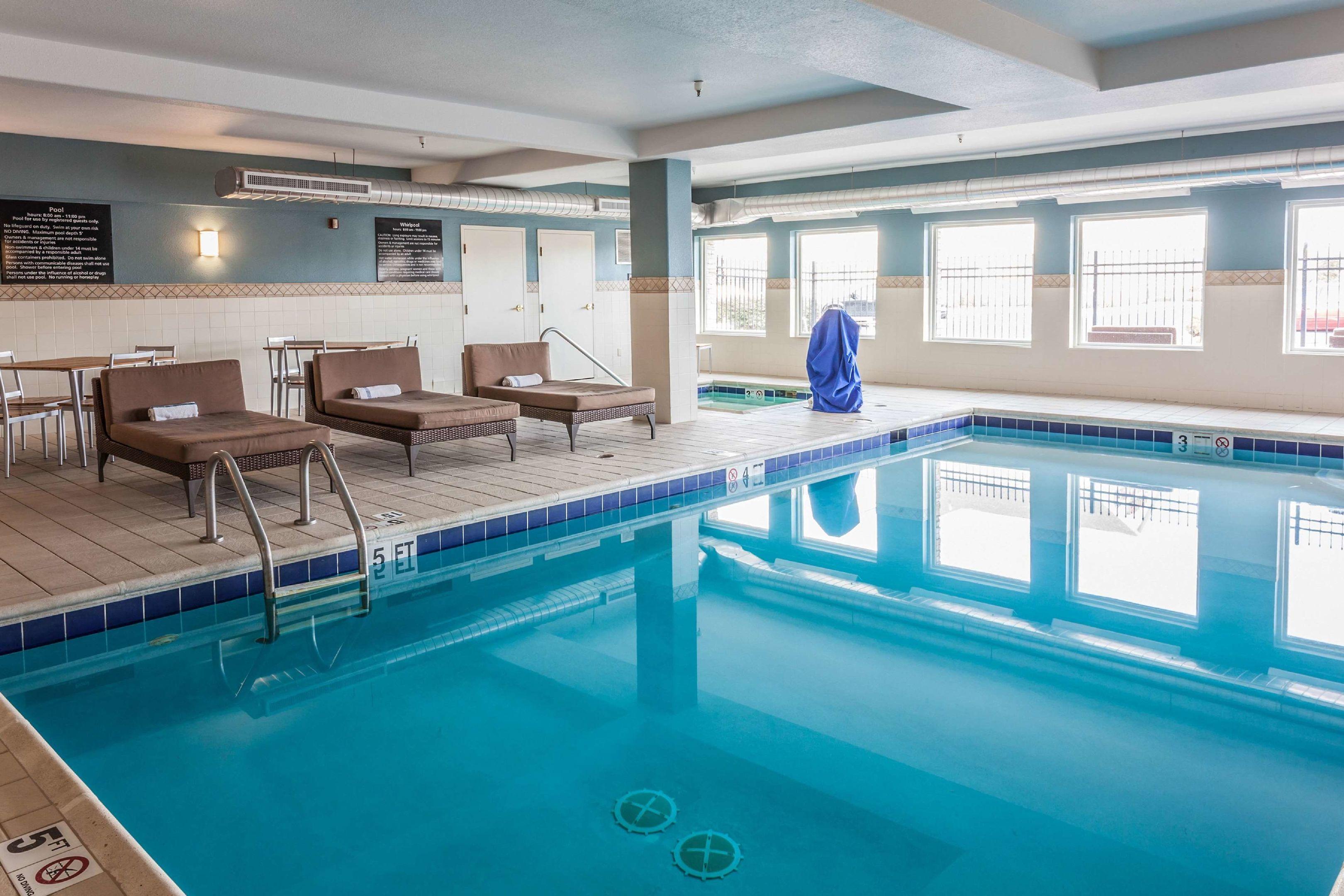 Hampton Inn Colorado Springs Airport — photo 4