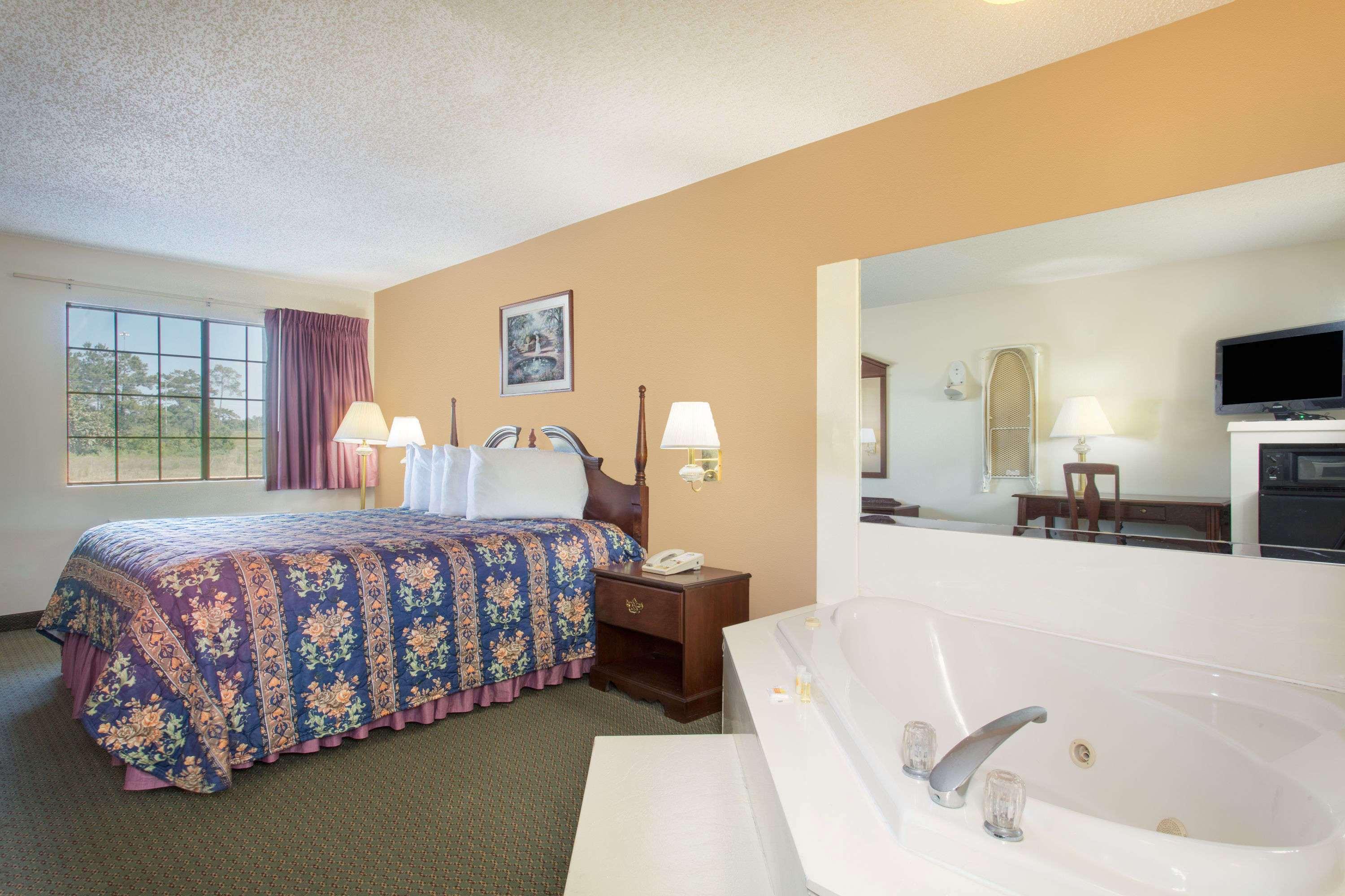 Days Inn - Picayune — photo 4