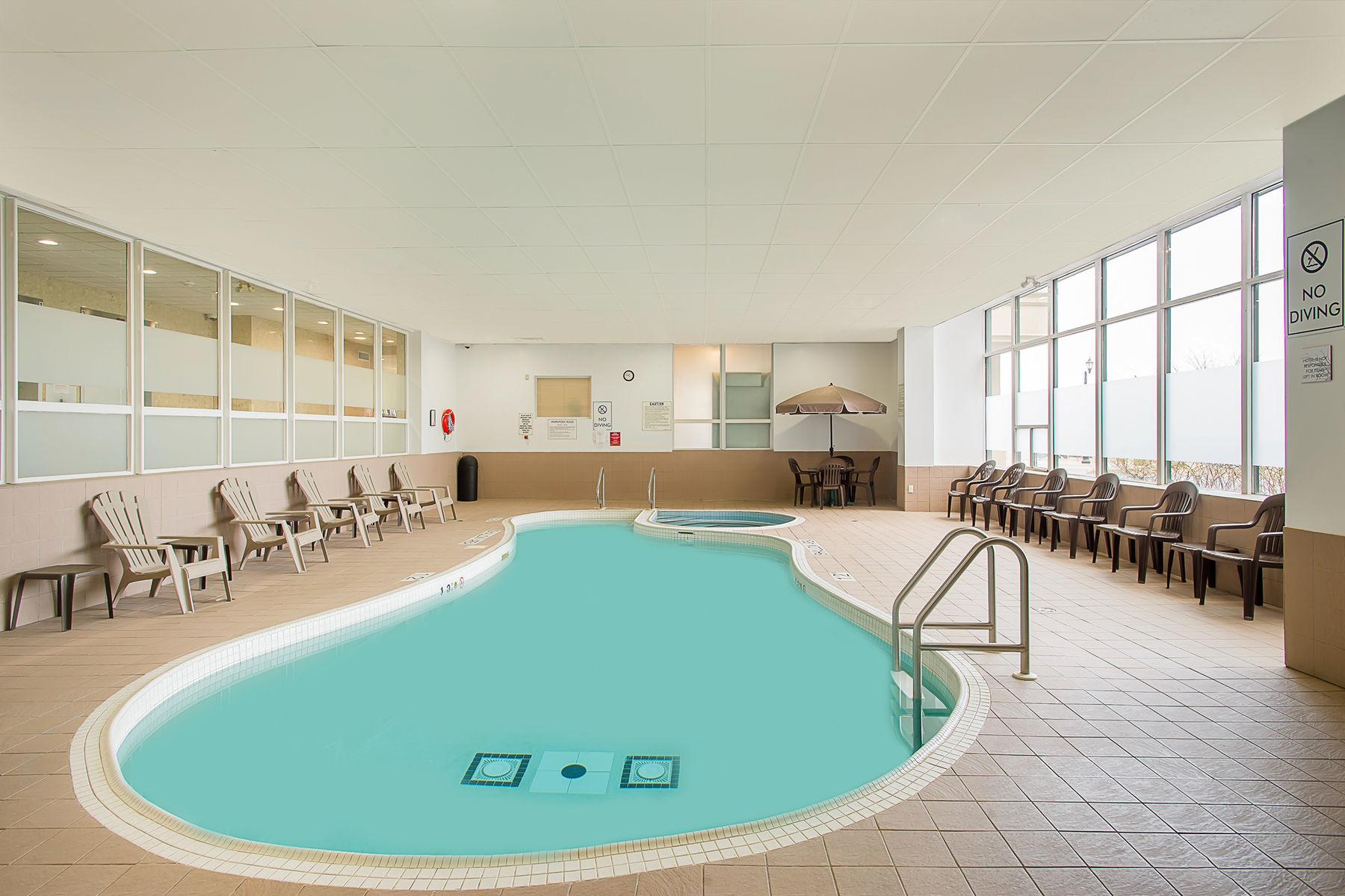 Ramada by Wyndham Niagara Falls Near the Falls — photo 3