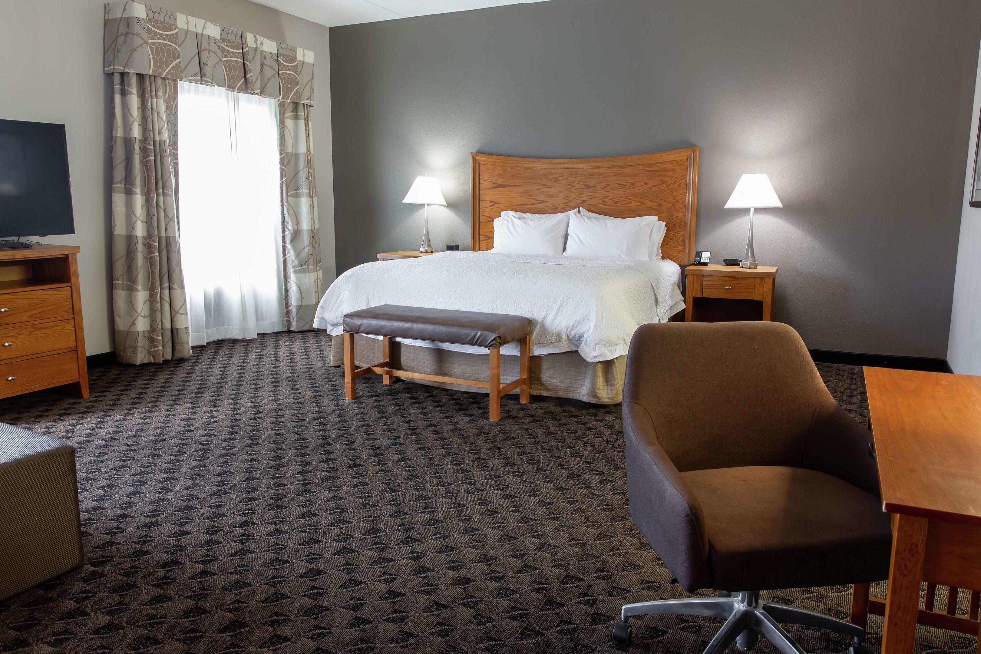 Hampton Inn & Suites Chesapeake-Square Mall — photo 4
