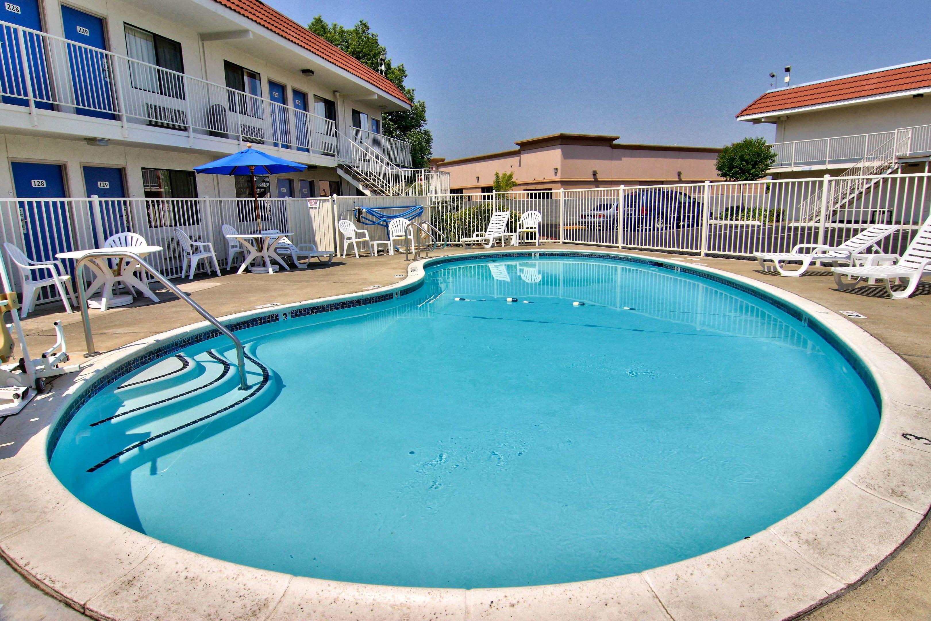 Motel 6 Sacramento West — photo 5
