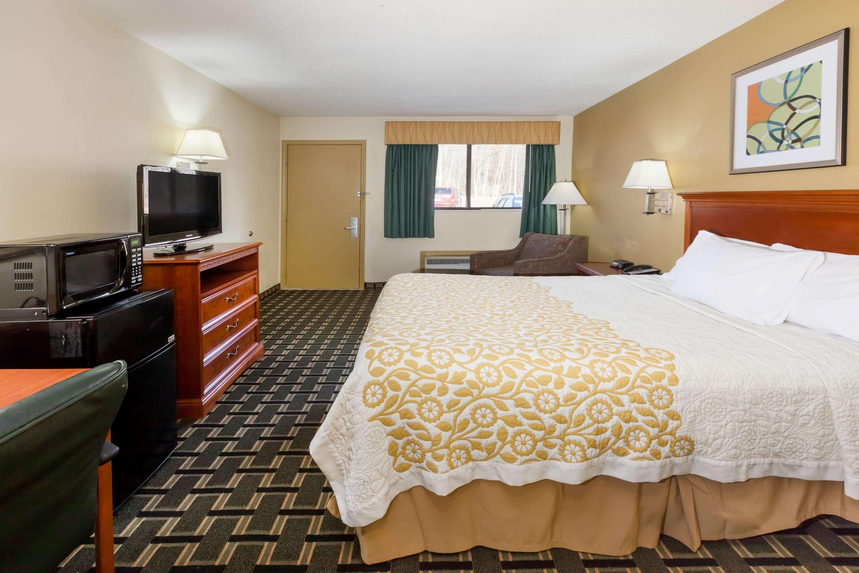 Days Inn by Wyndham Kent - Akron — photo 4