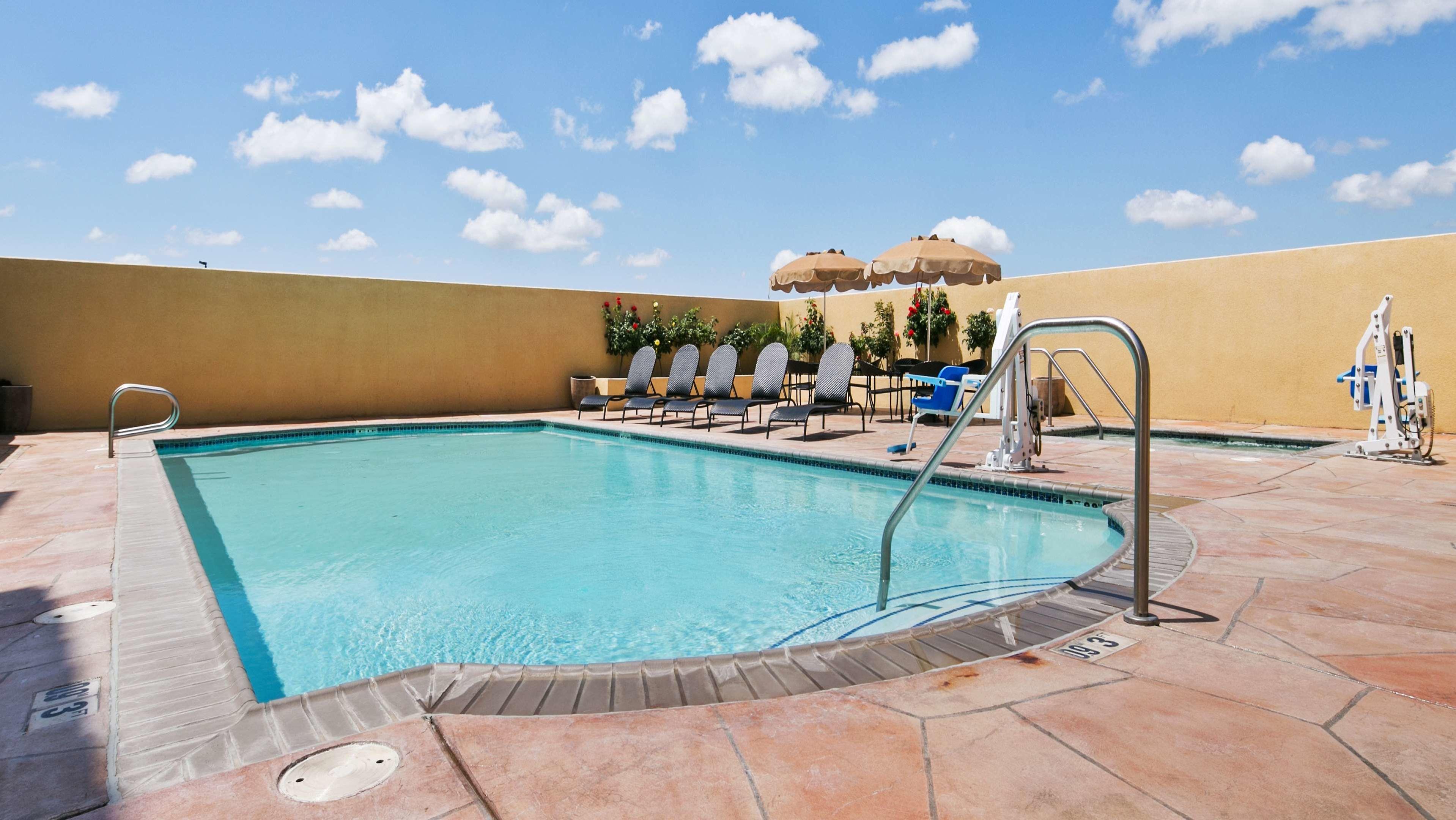 Best Western Plus Wasco Inn & Suites — photo 5