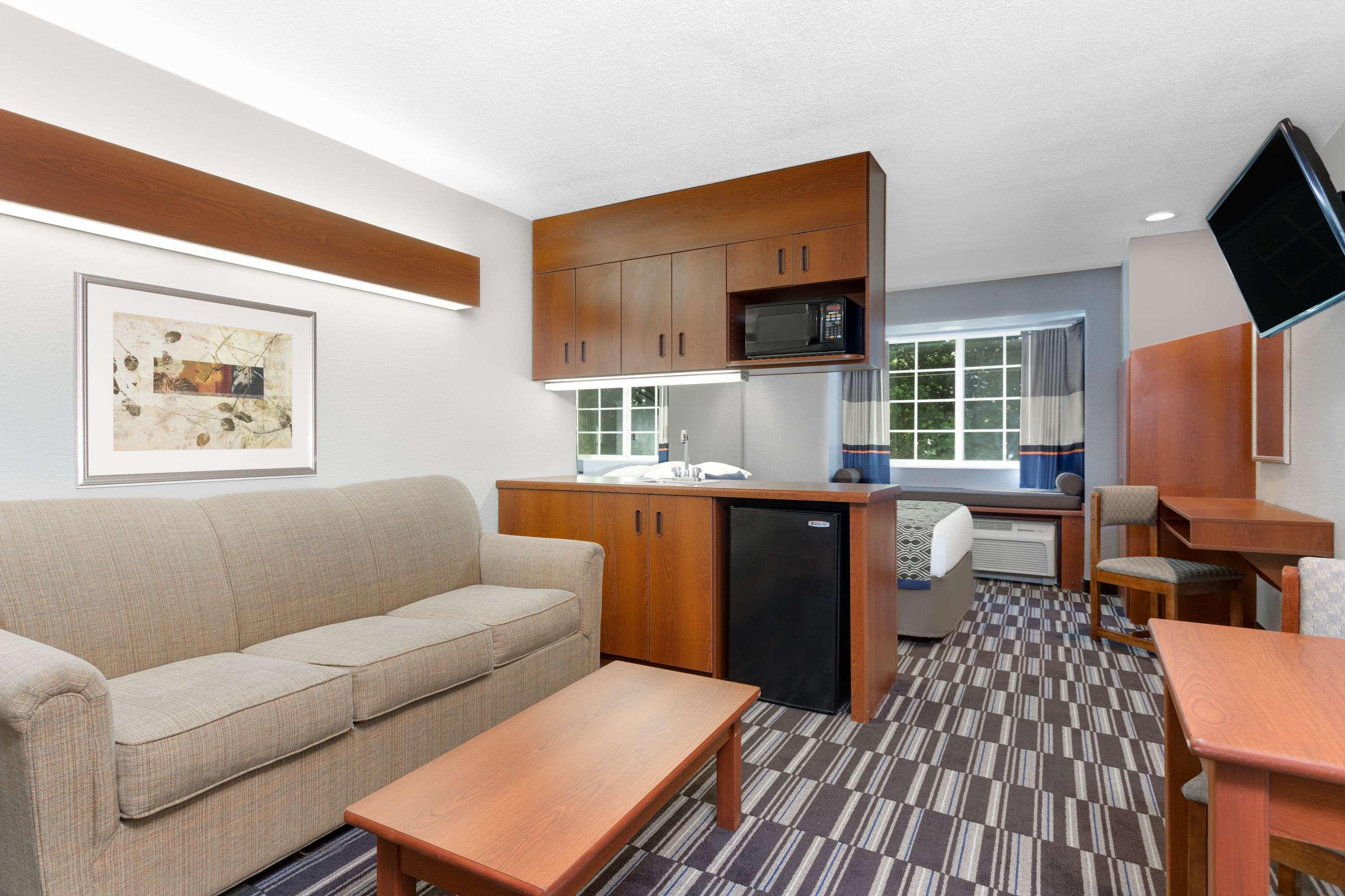 Microtel Inn & Suites by Wyndham Bremen — photo 4