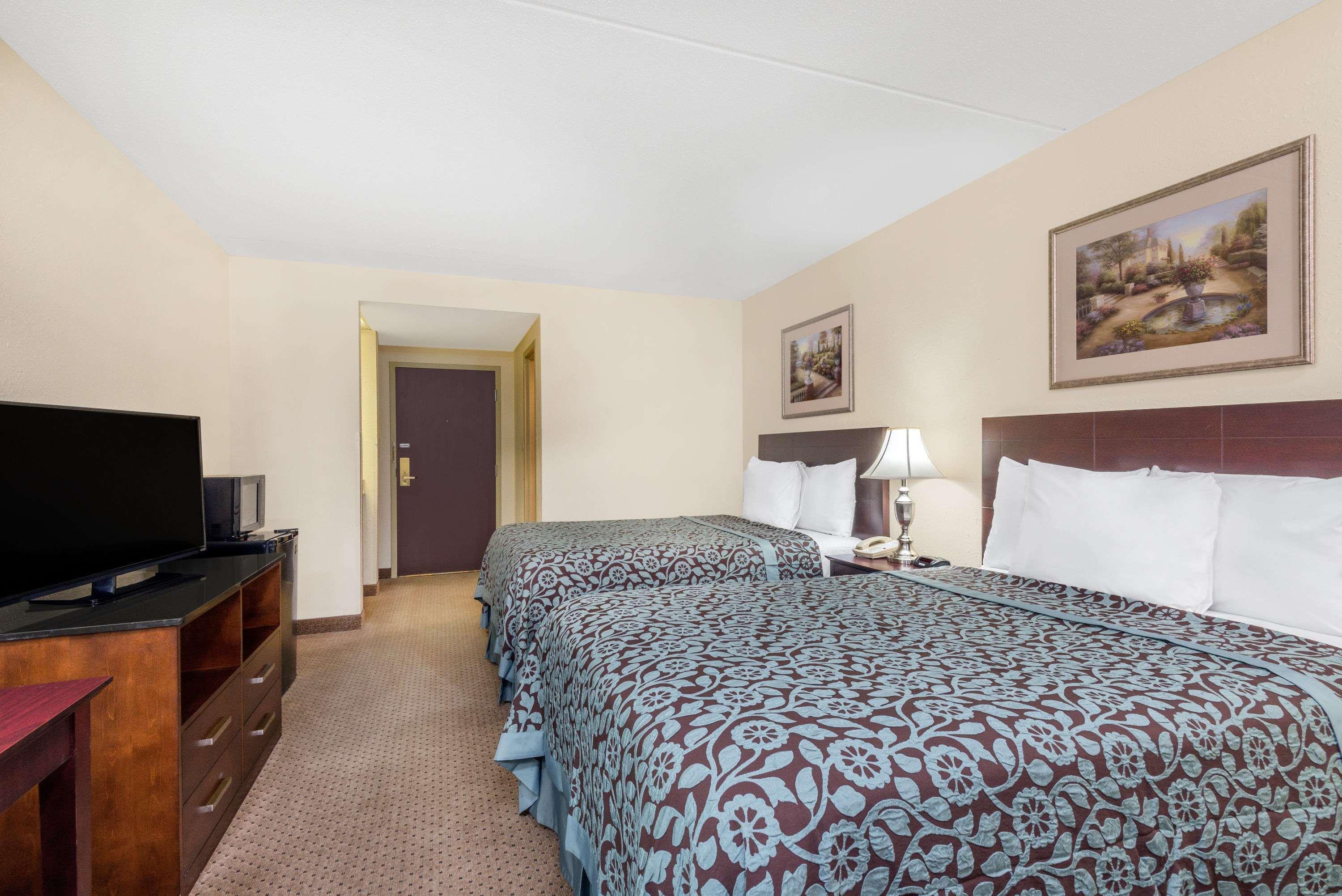 Days Inn Indianapolis Off I-69 — photo 5