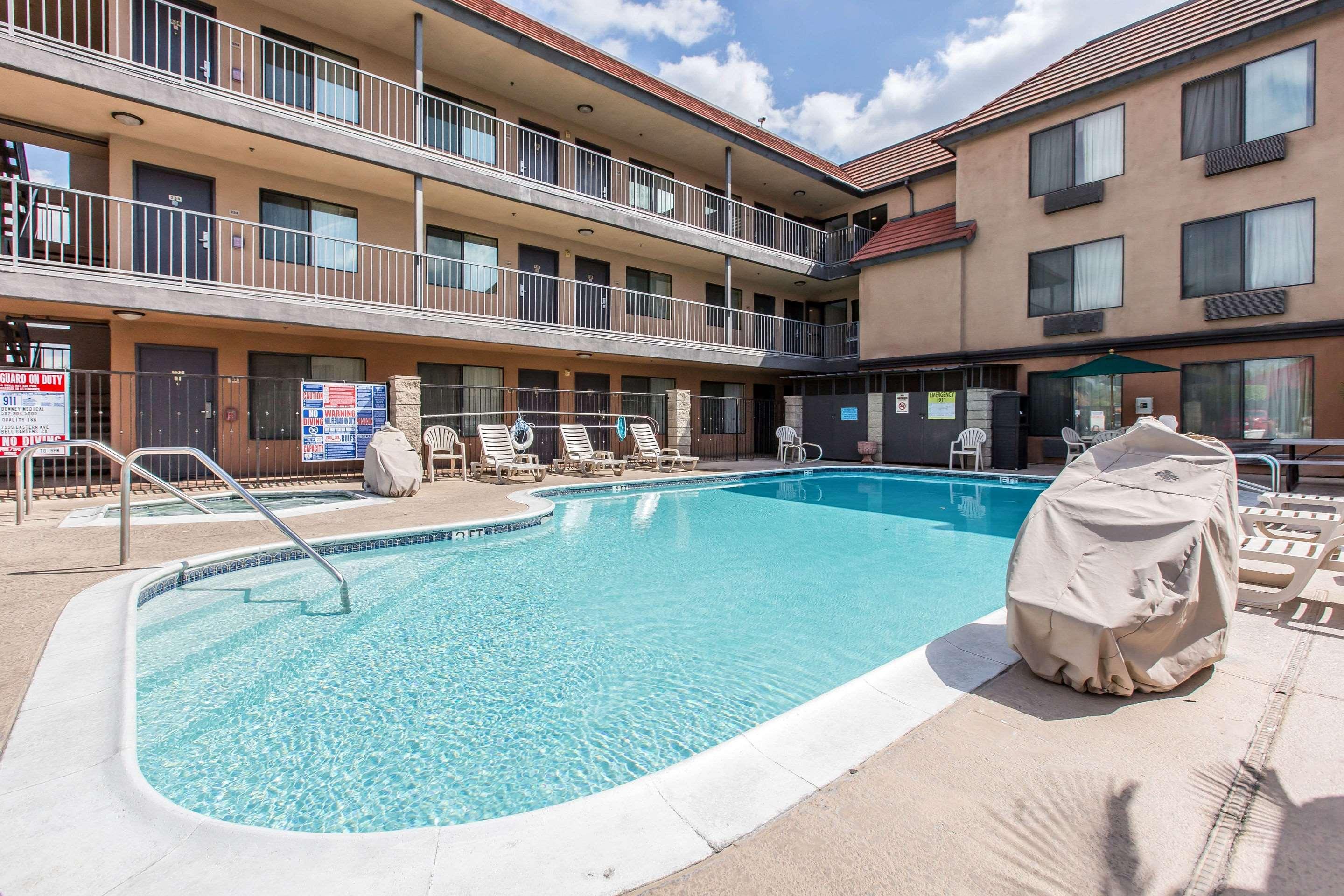 Quality Inn & Suites Bell Gardens — photo 4