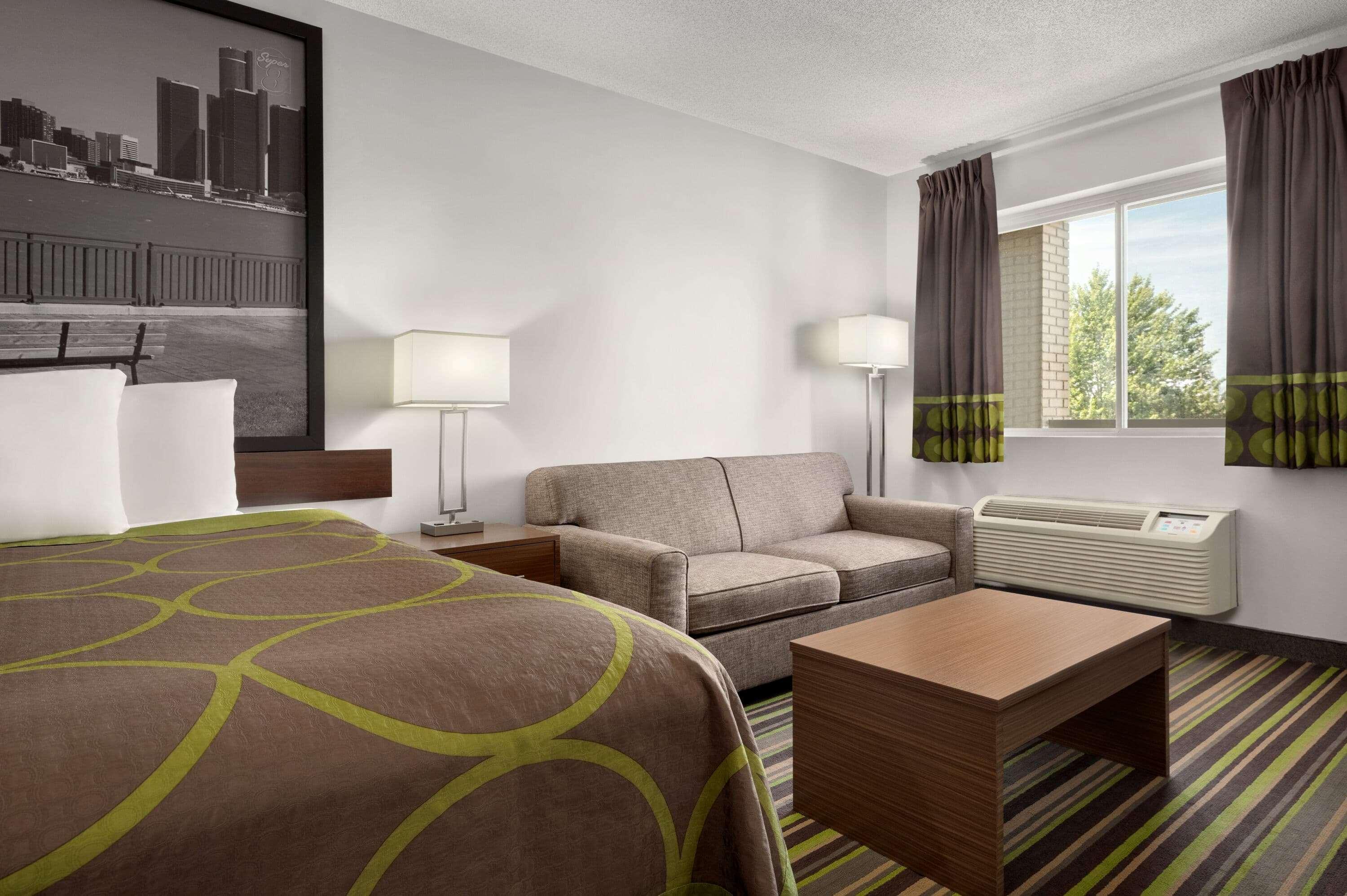 Super 8 by Wyndham Windsor/Dougall — photo 5